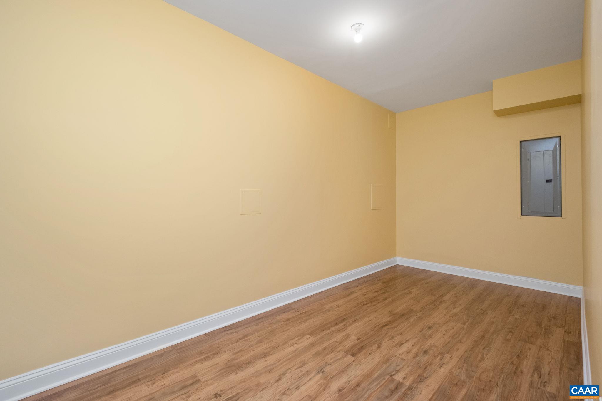336 AVONDALE LN