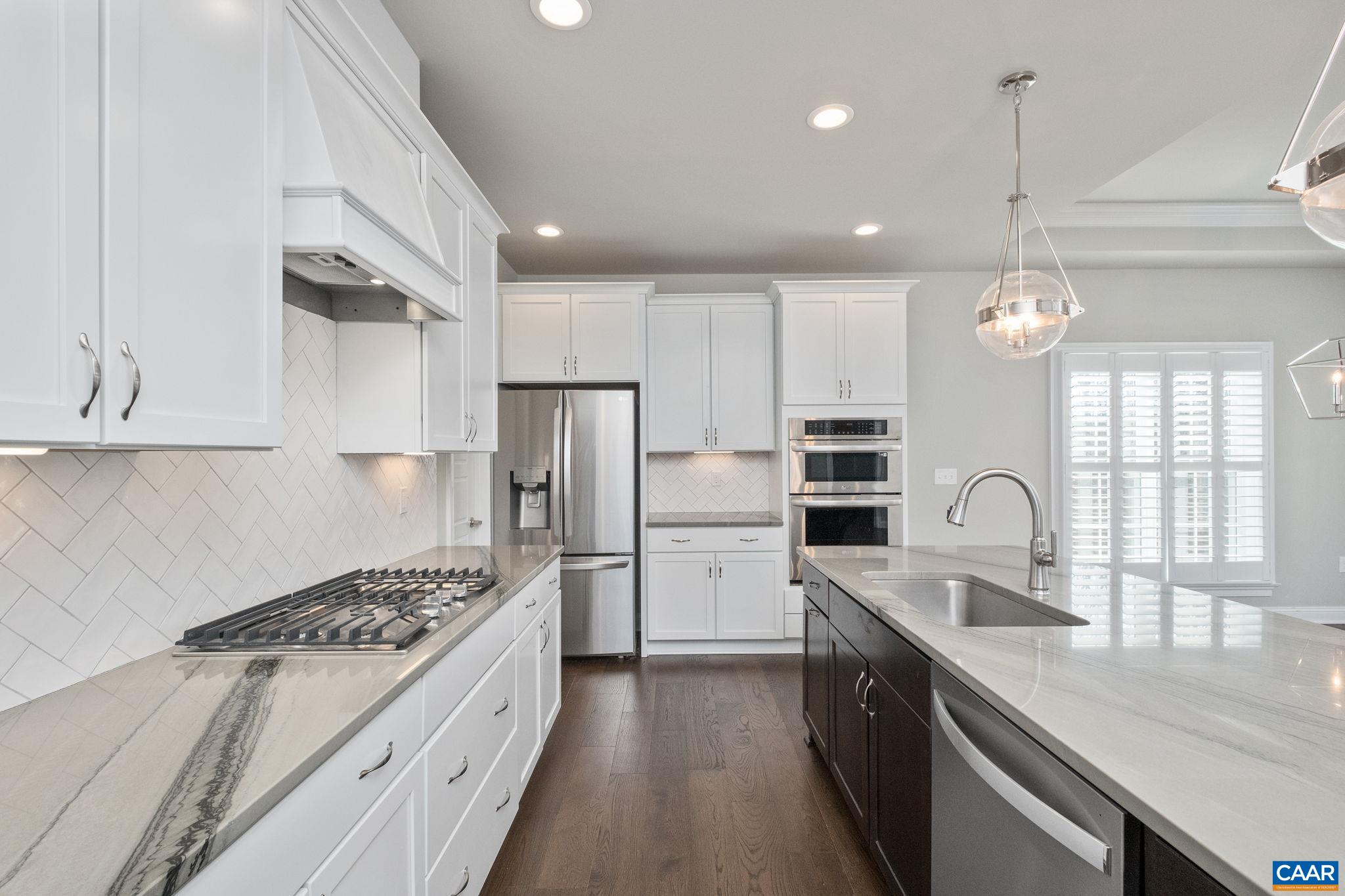 336 AVONDALE LN