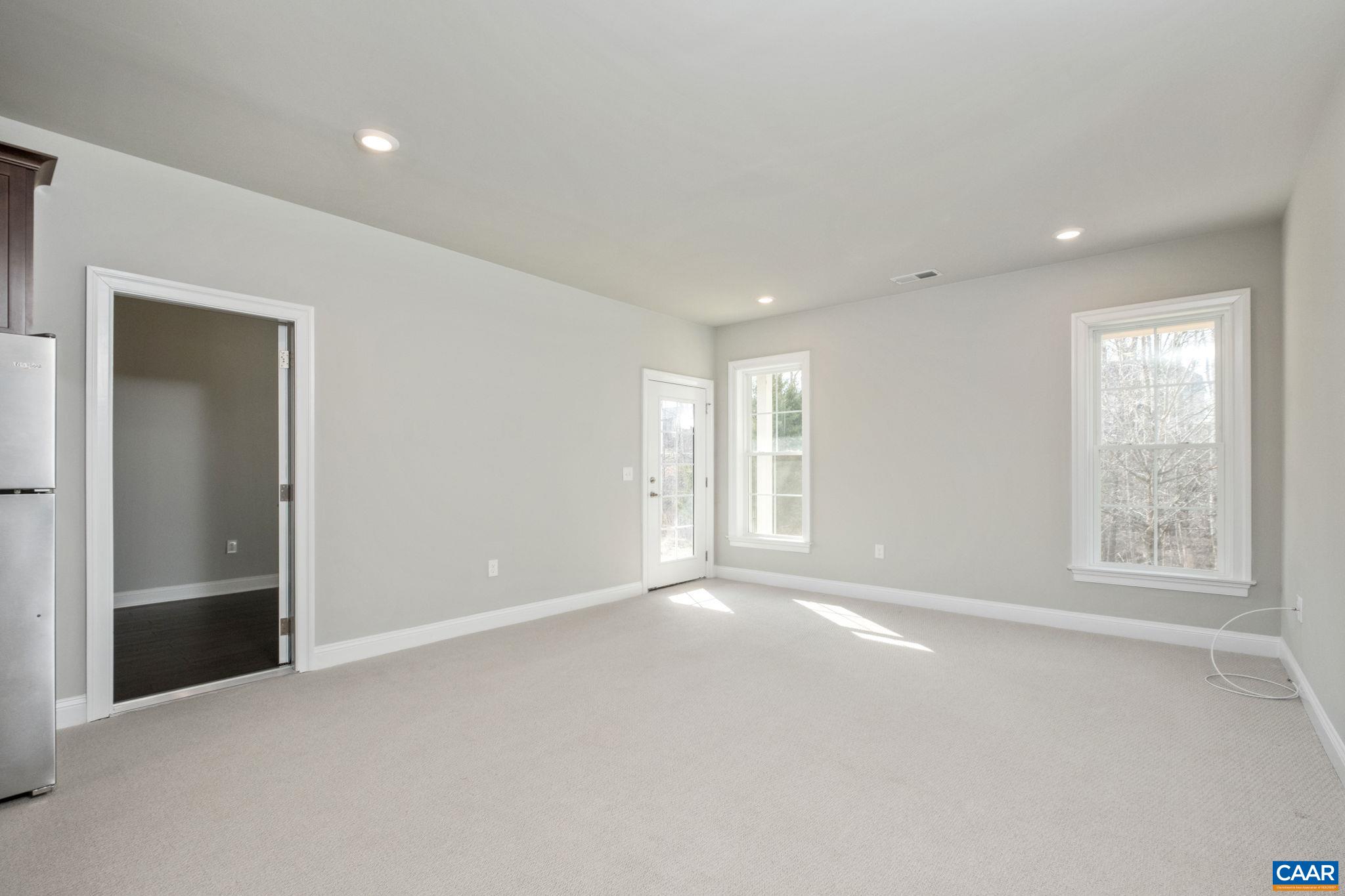 336 AVONDALE LN