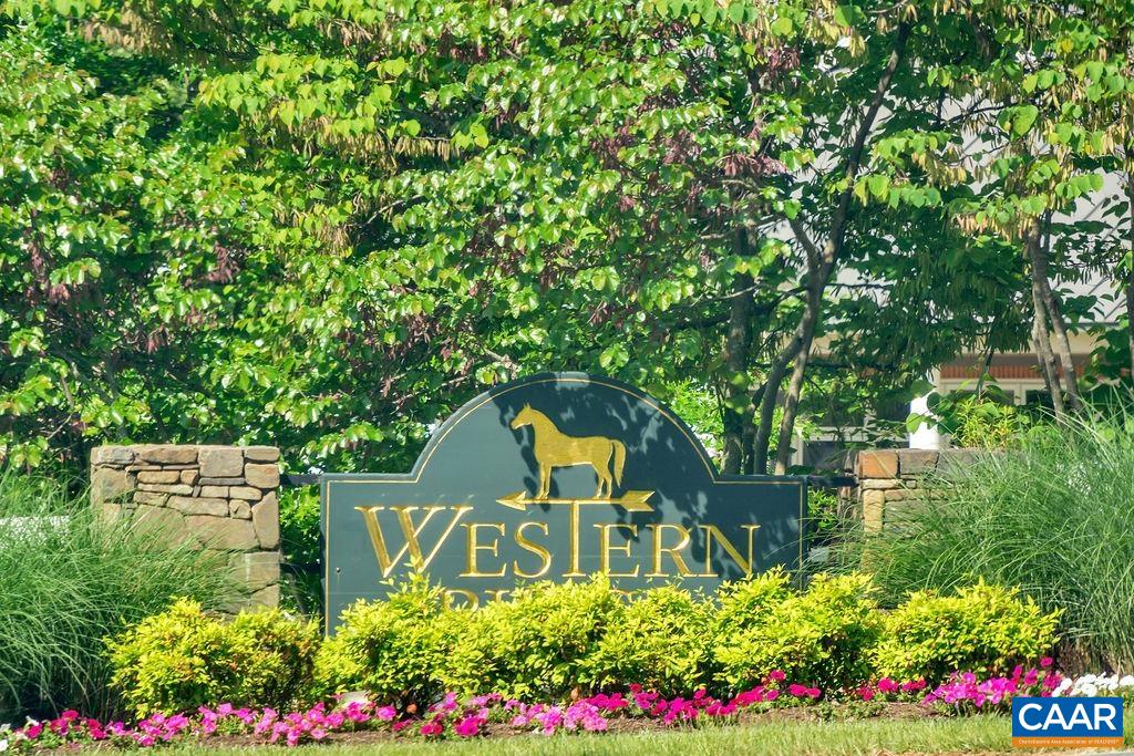 1051 OLD FOX TRAIL LN