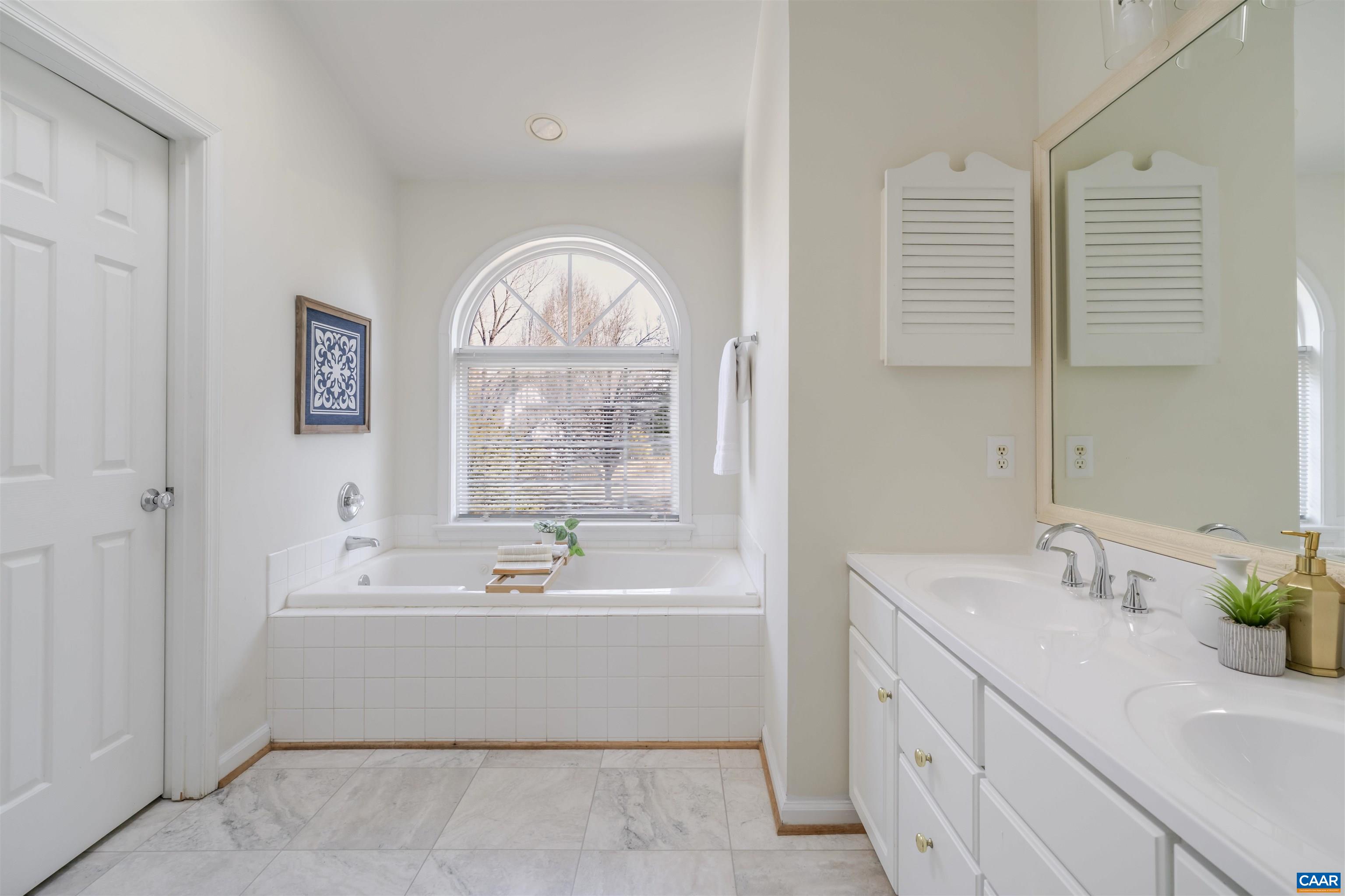 1051 OLD FOX TRAIL LN