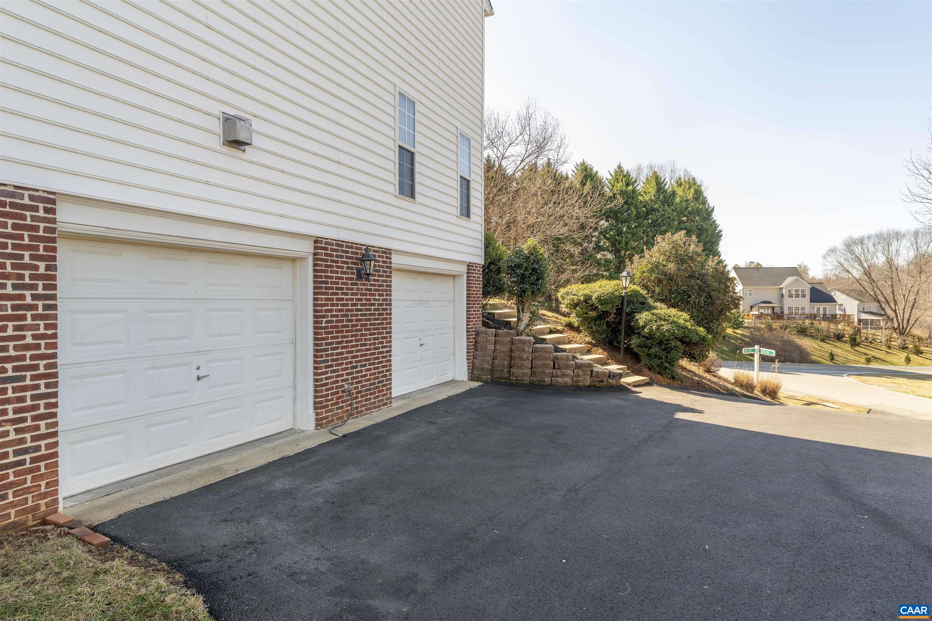 1051 OLD FOX TRAIL LN