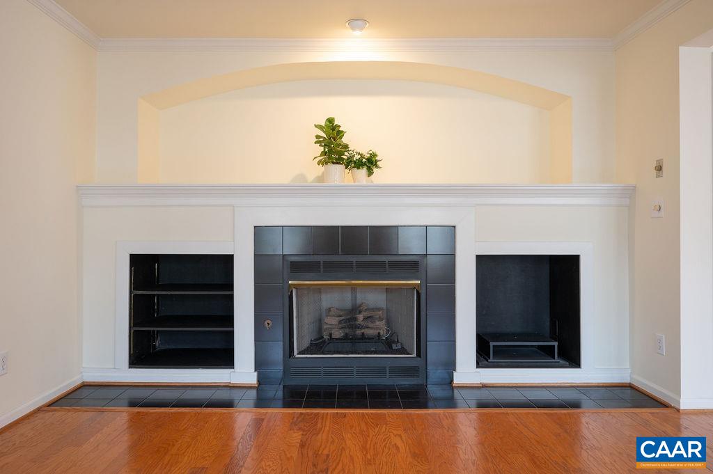1411 GLENSIDE GREEN
