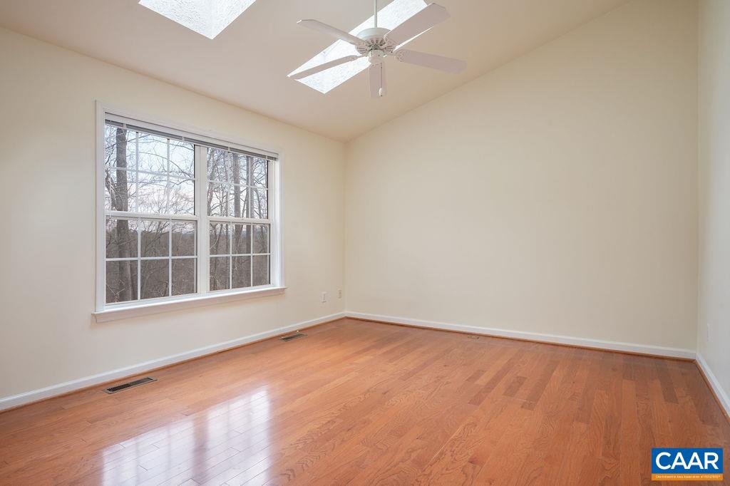 1411 GLENSIDE GREEN