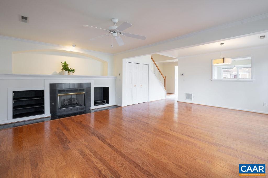 1411 GLENSIDE GREEN