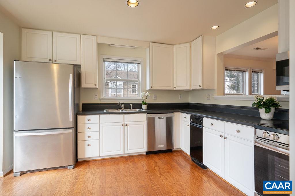 1411 GLENSIDE GREEN