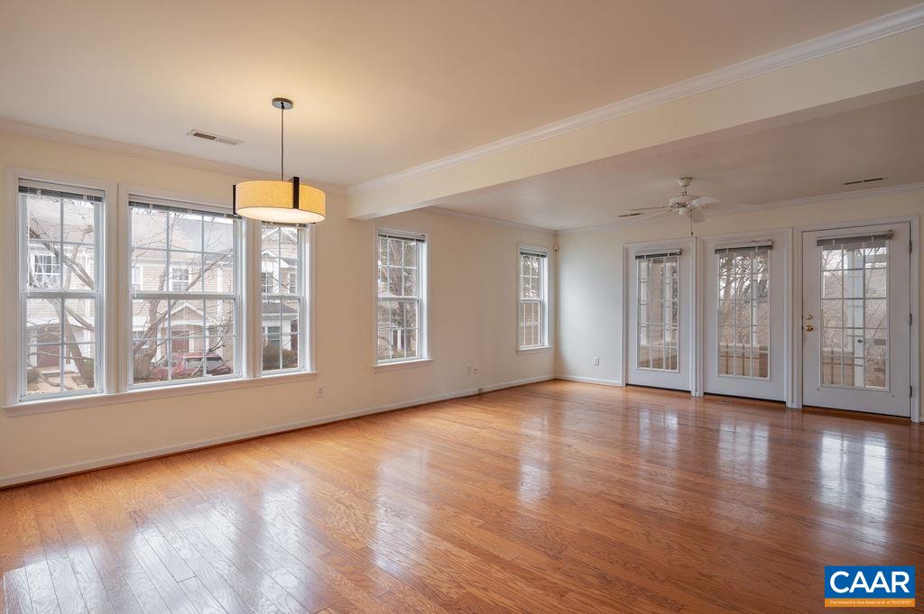 1411 GLENSIDE GREEN