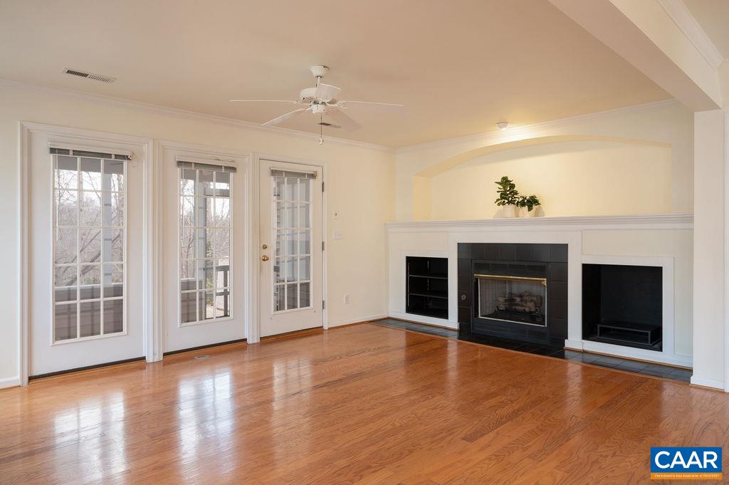 1411 GLENSIDE GREEN