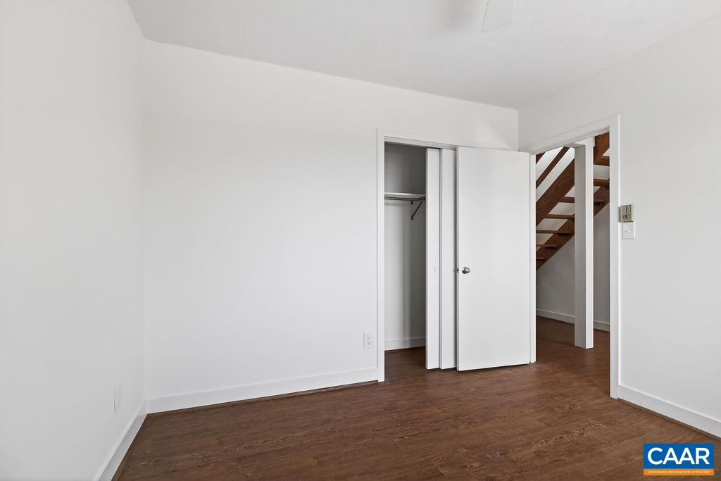 38 FIRTREE DR