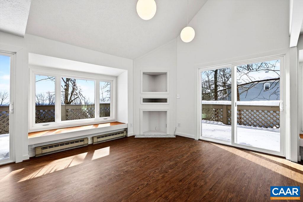 38 FIRTREE DR