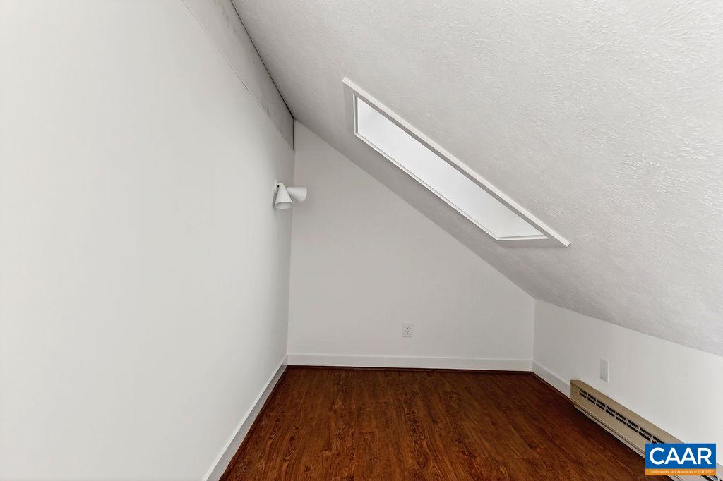 38 FIRTREE DR