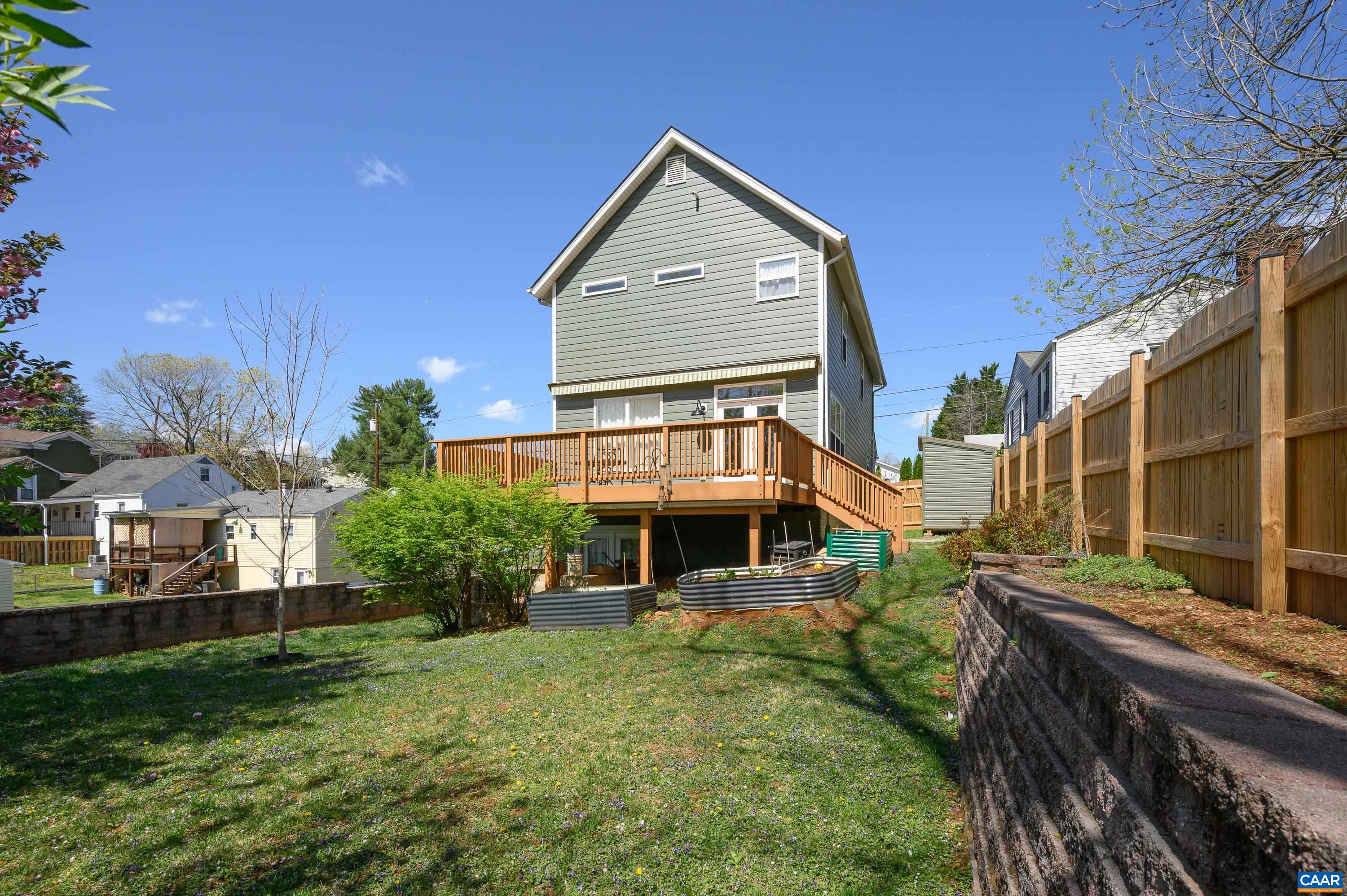 908 ELLIOTT AVE