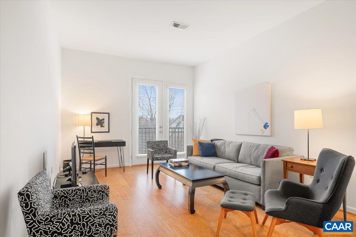 765 WALKER SQ Unit: 4A