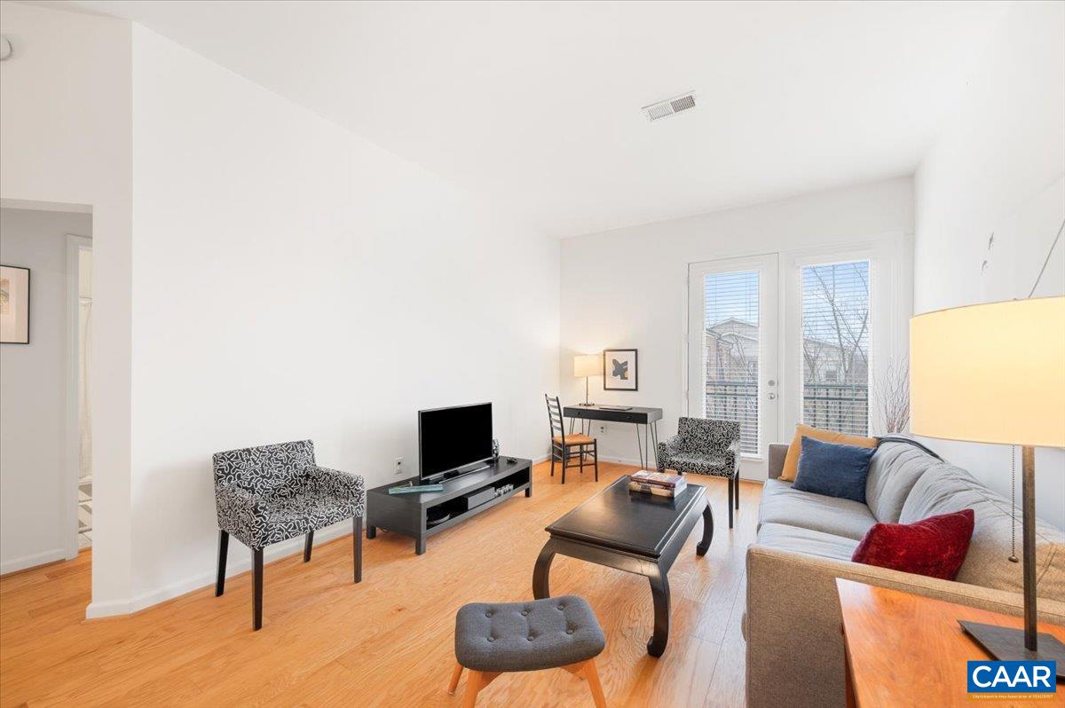 765 WALKER SQ Unit: 4A