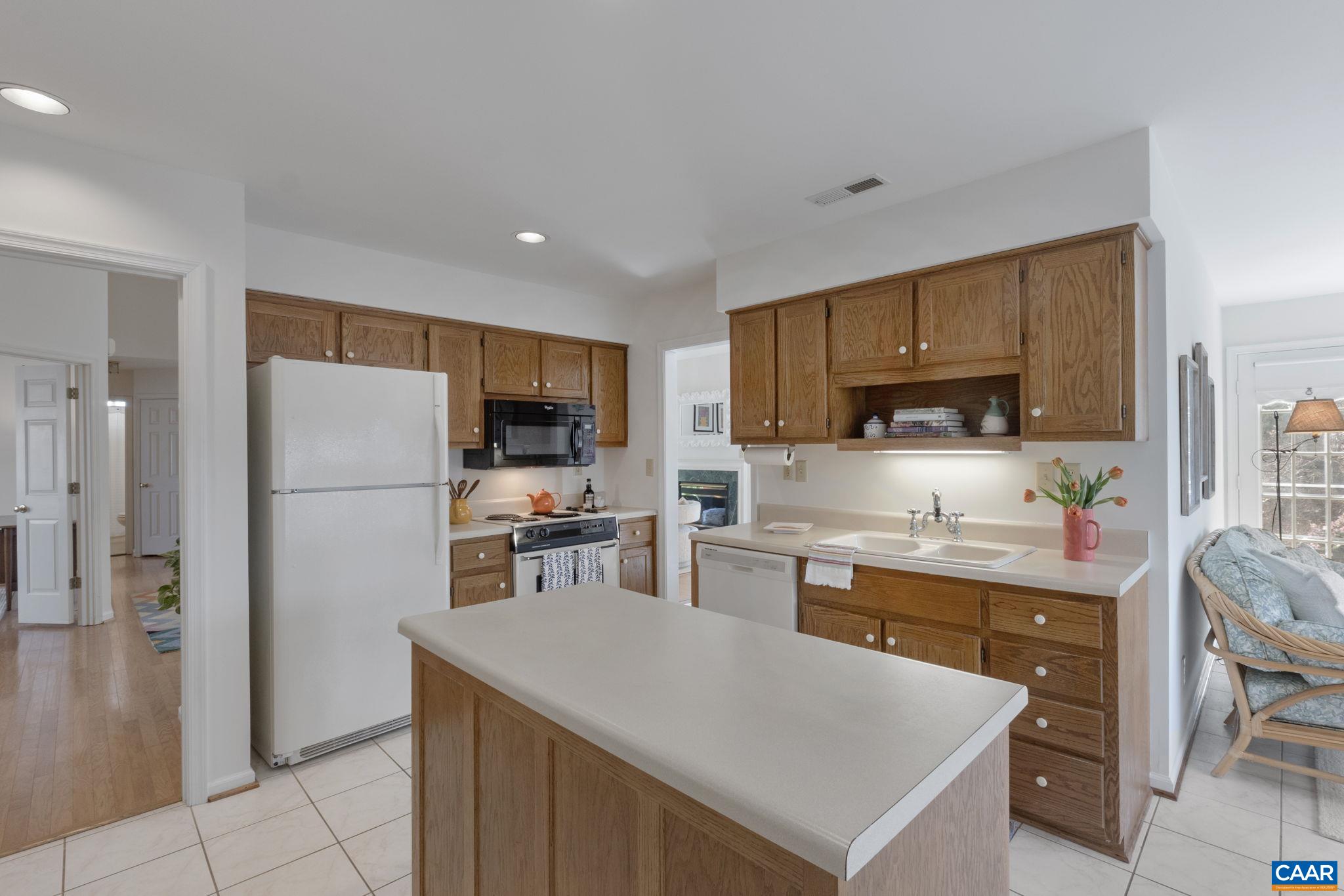 1697 BANYAN CT
