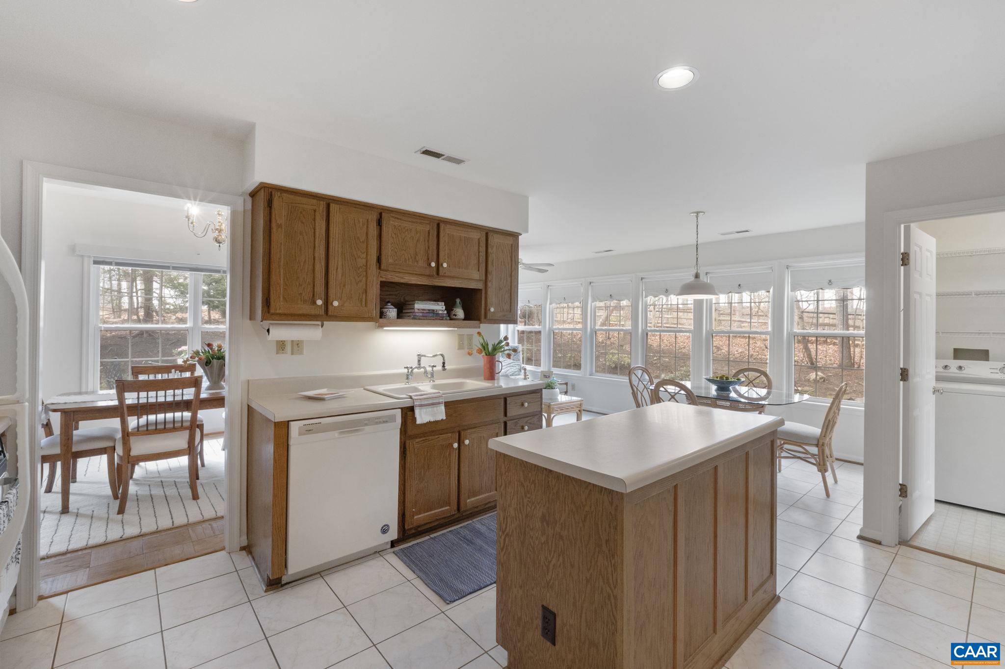 1697 BANYAN CT