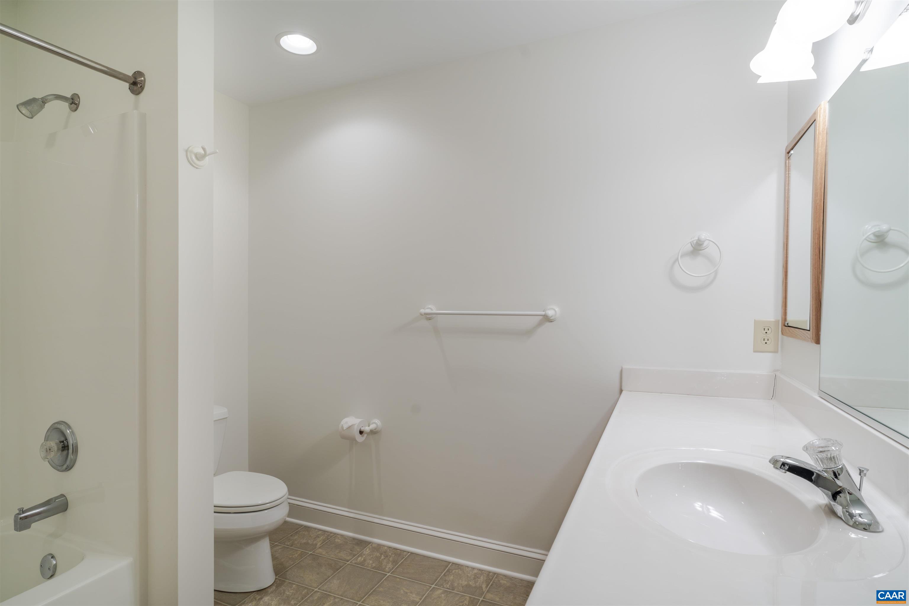1362 PANTOPS COTTAGE CT