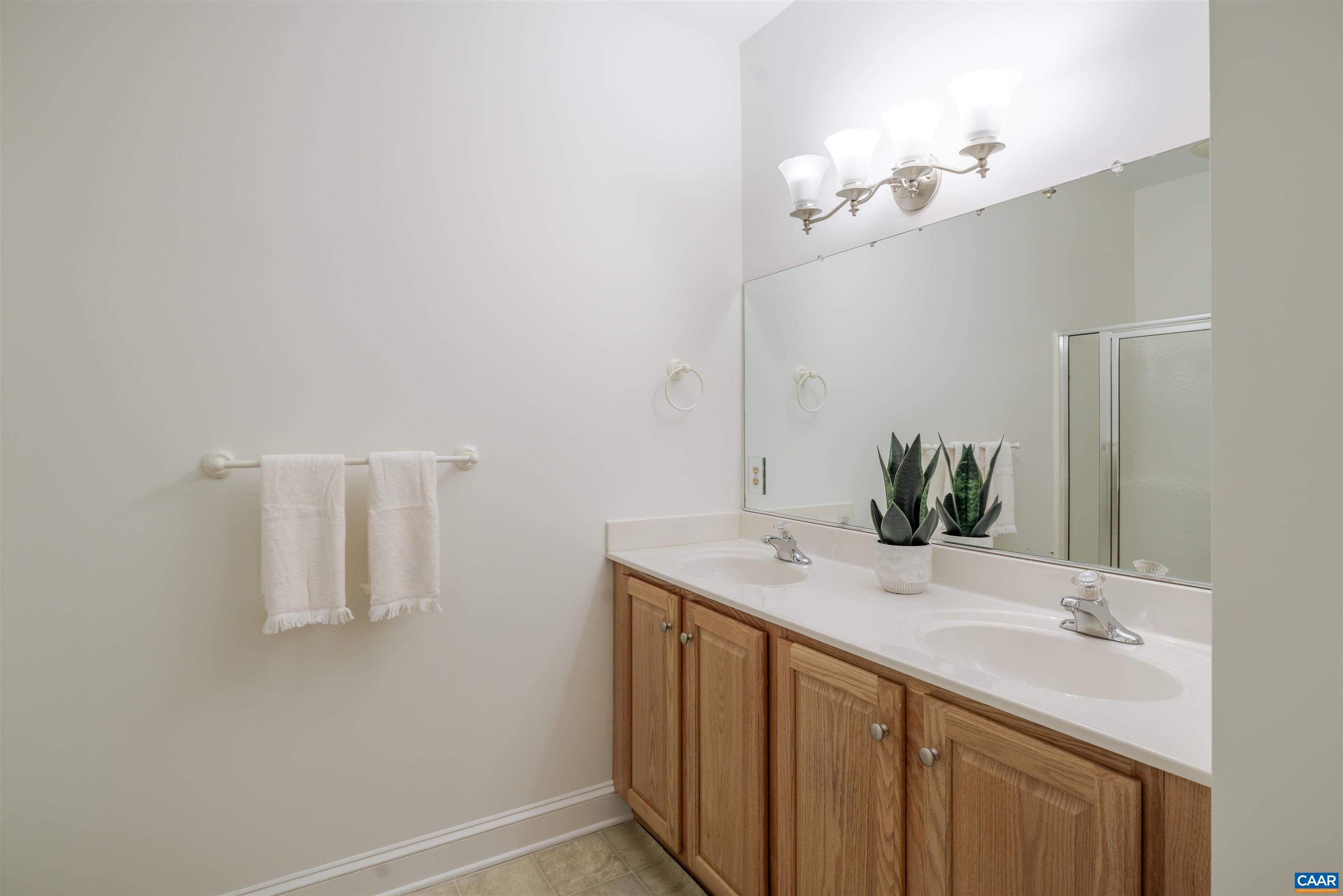 1362 PANTOPS COTTAGE CT
