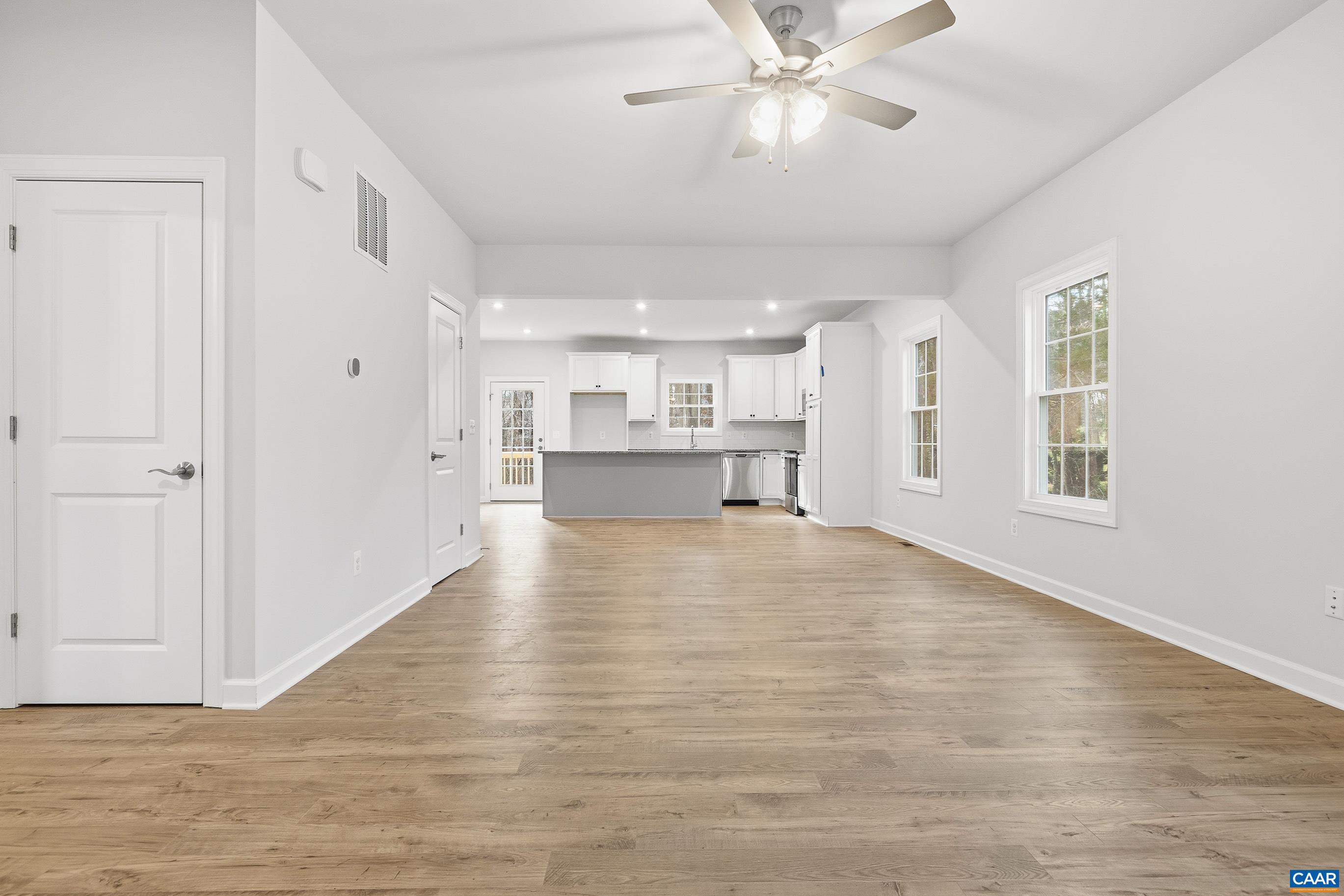 36B BETHUNE ST