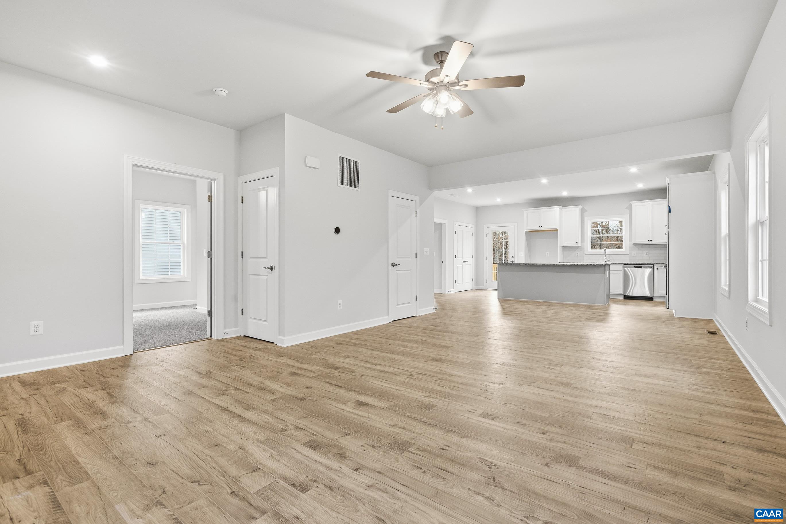 36B BETHUNE ST
