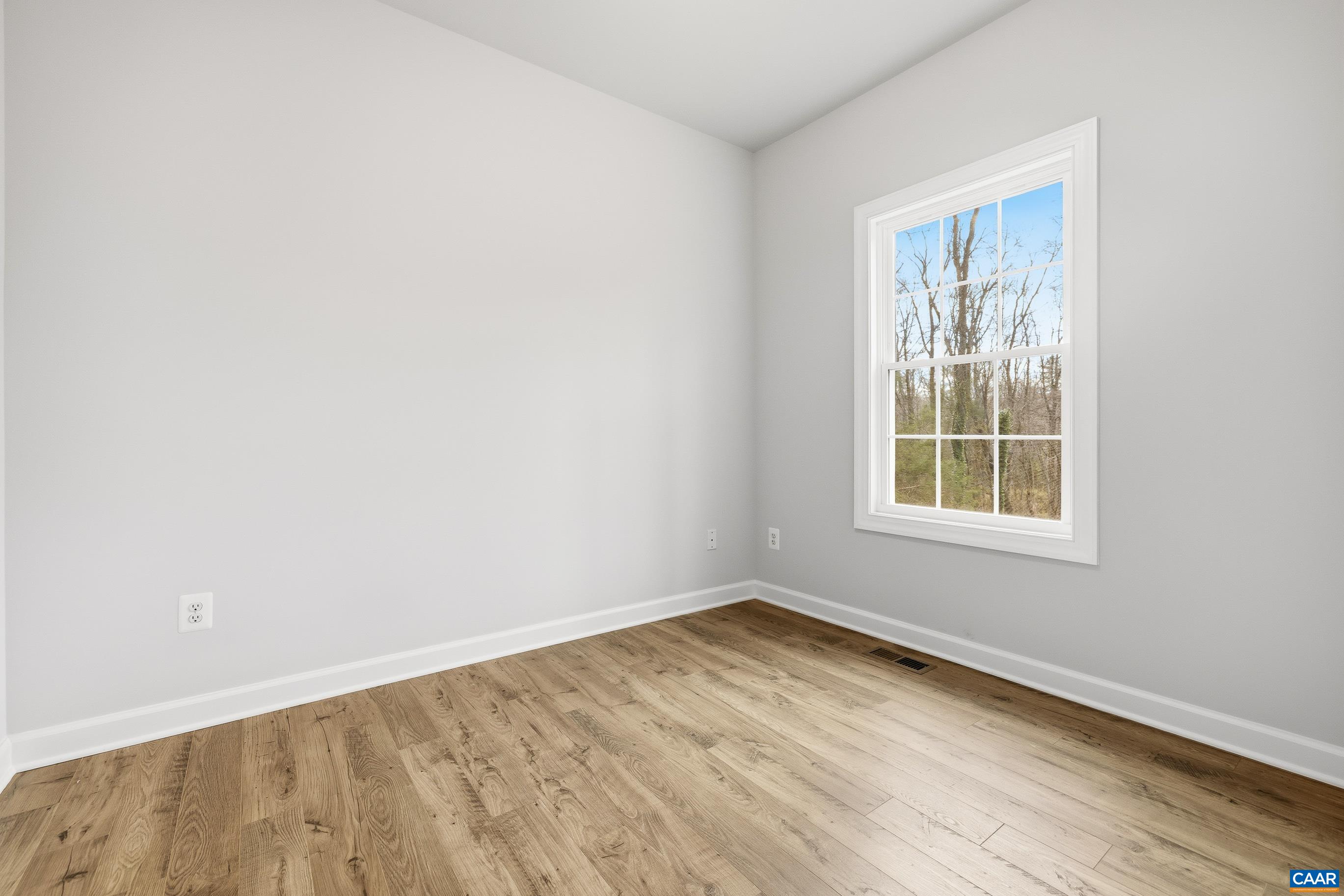 36B BETHUNE ST
