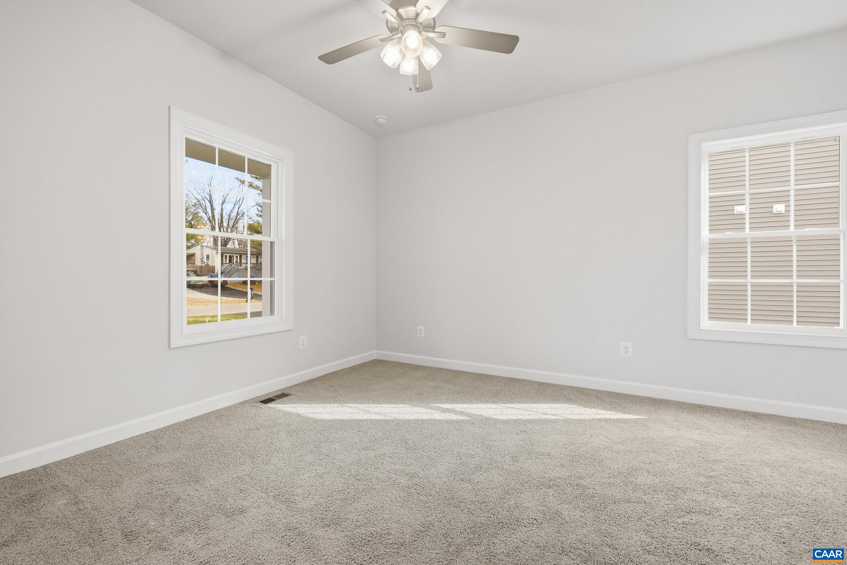 36B BETHUNE ST