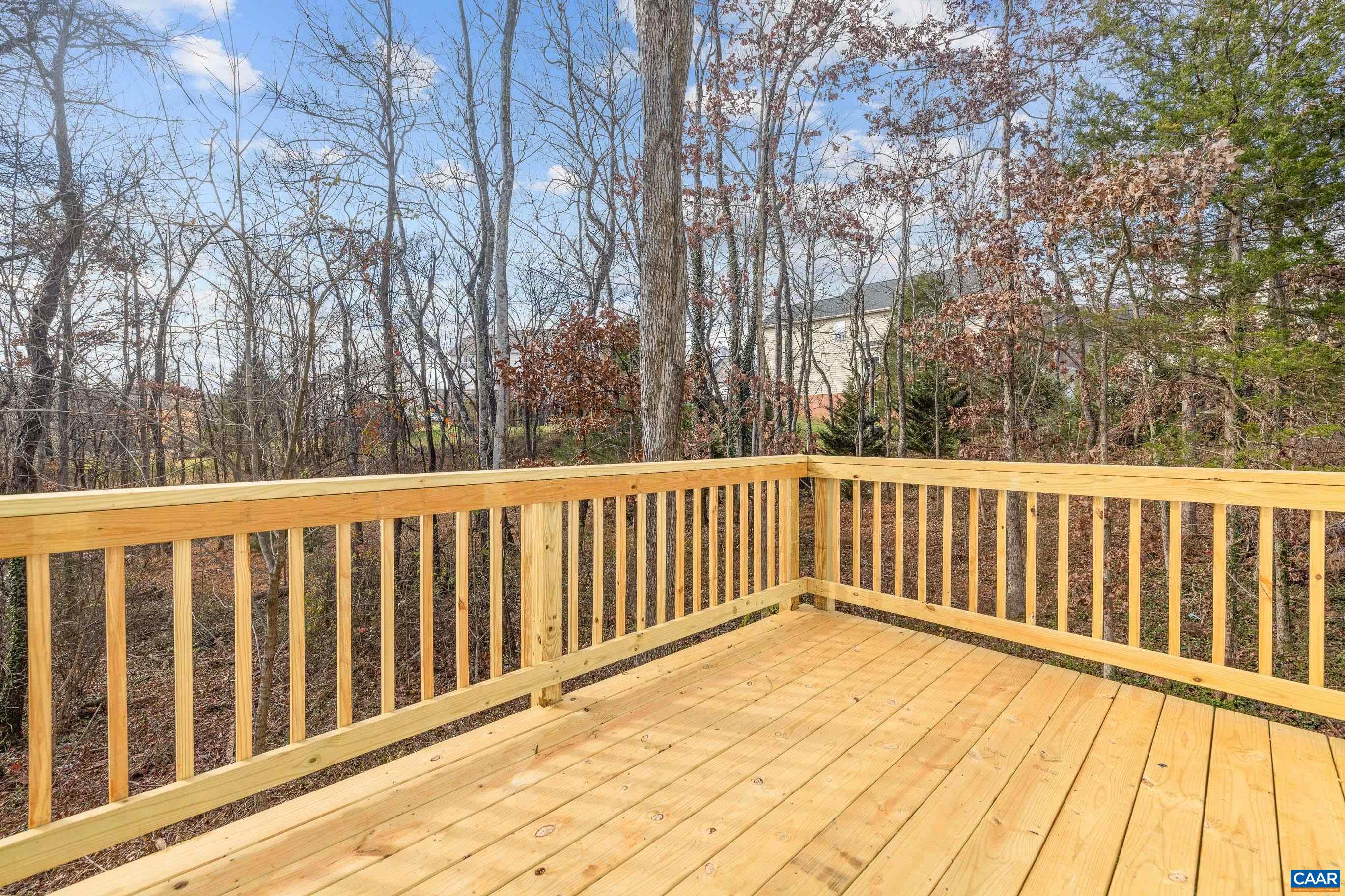 36B BETHUNE ST