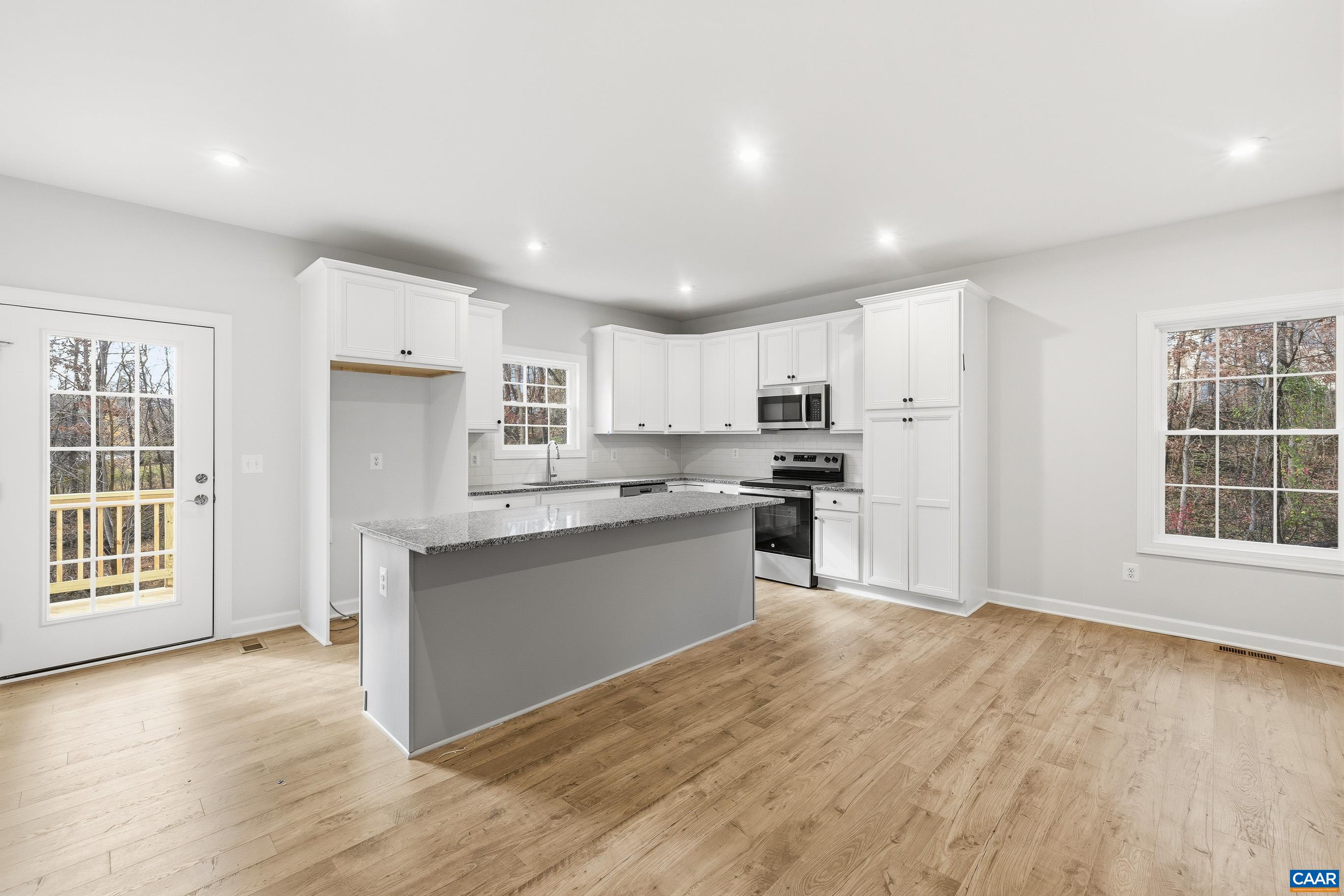 36B BETHUNE ST