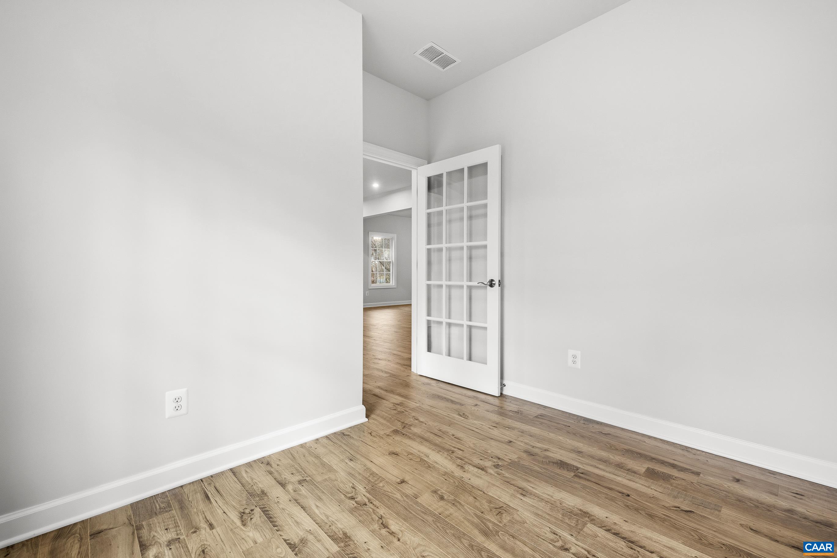 36B BETHUNE ST