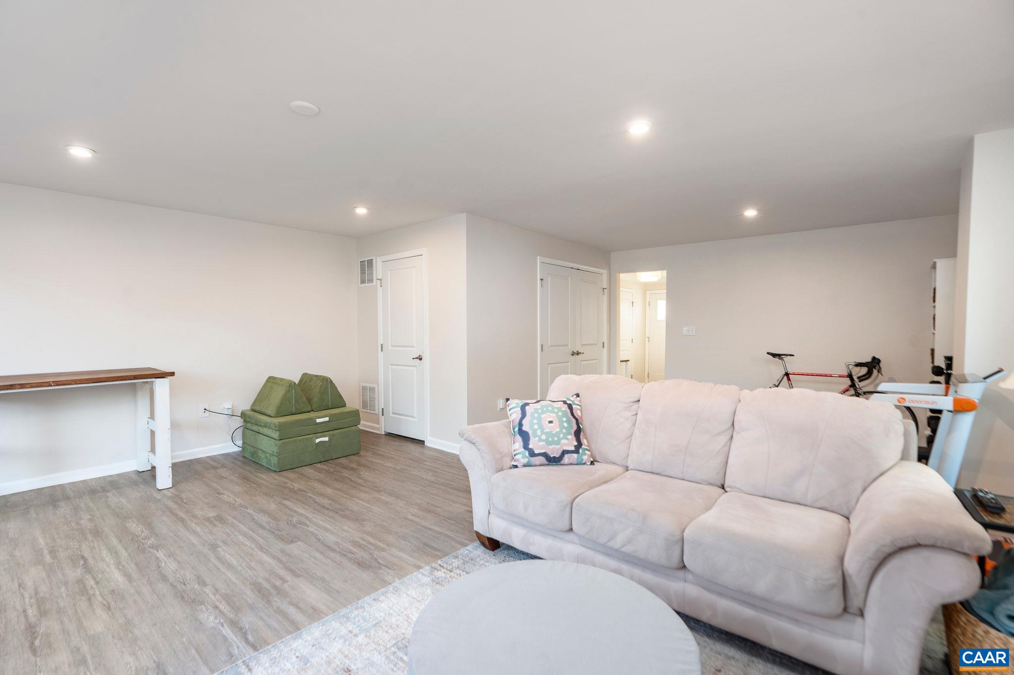 1517 DELPHI LN