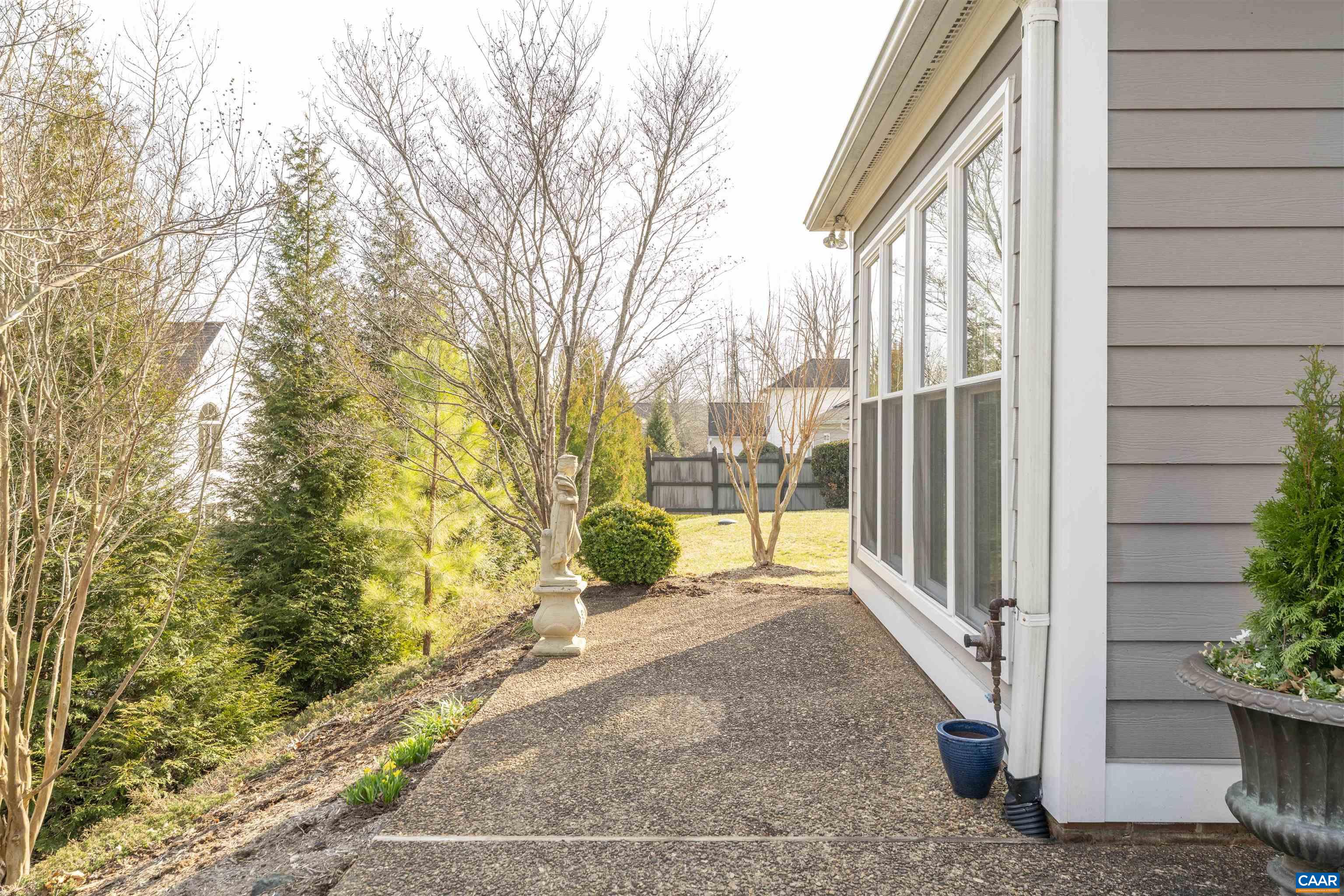 1322 STONEGATE CT
