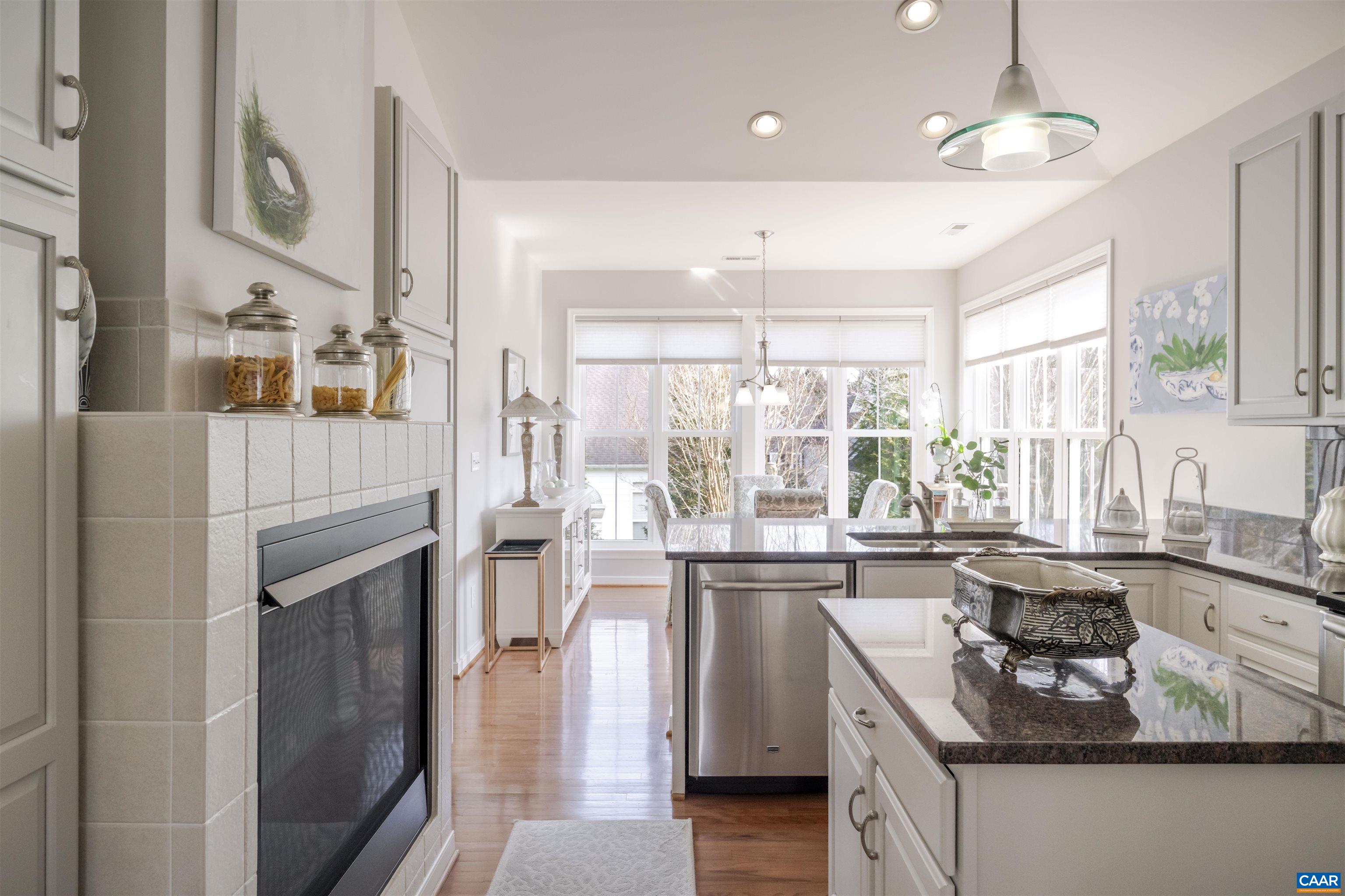 1322 STONEGATE CT