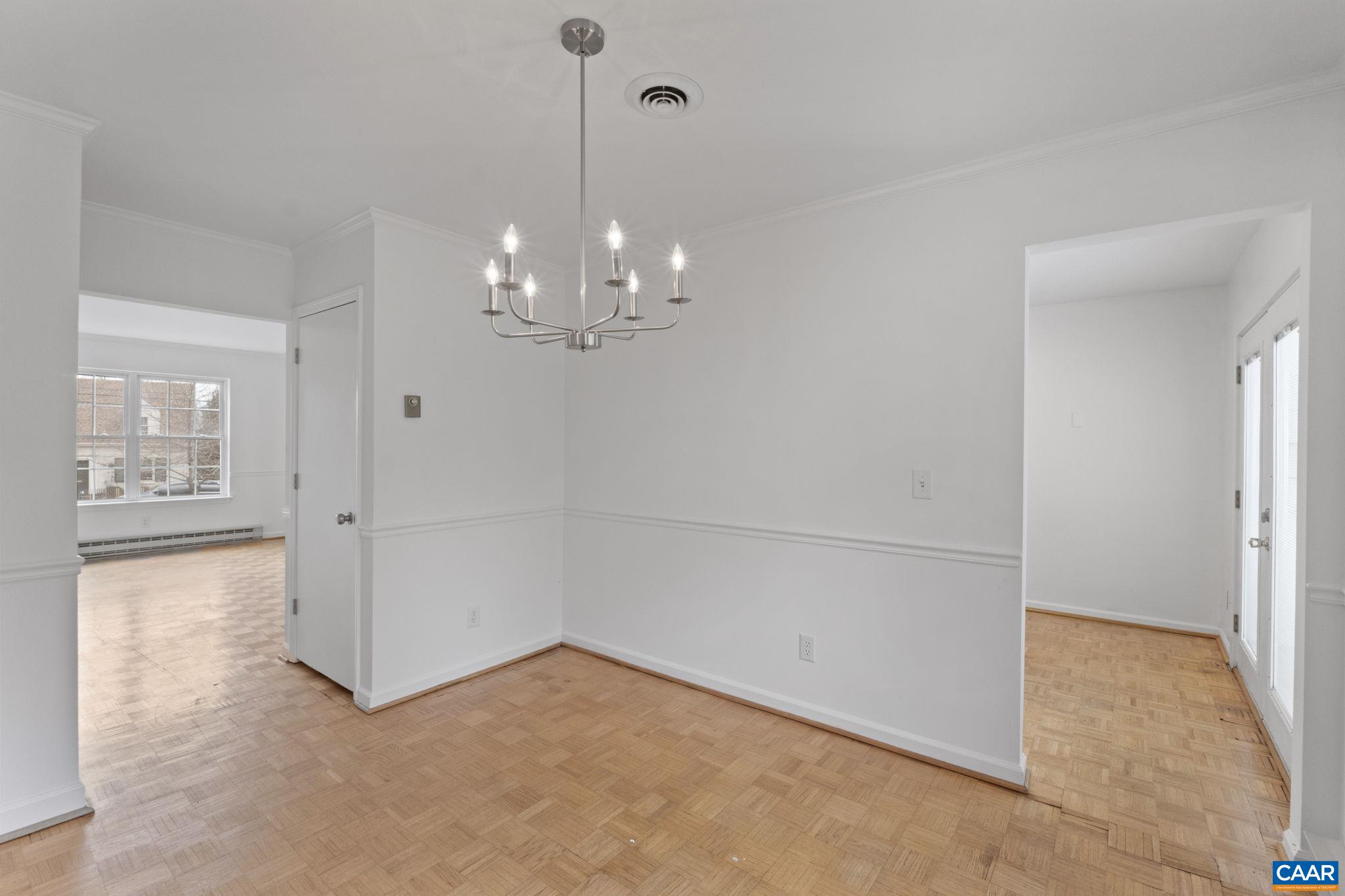 827 SAINT CLAIR AVE