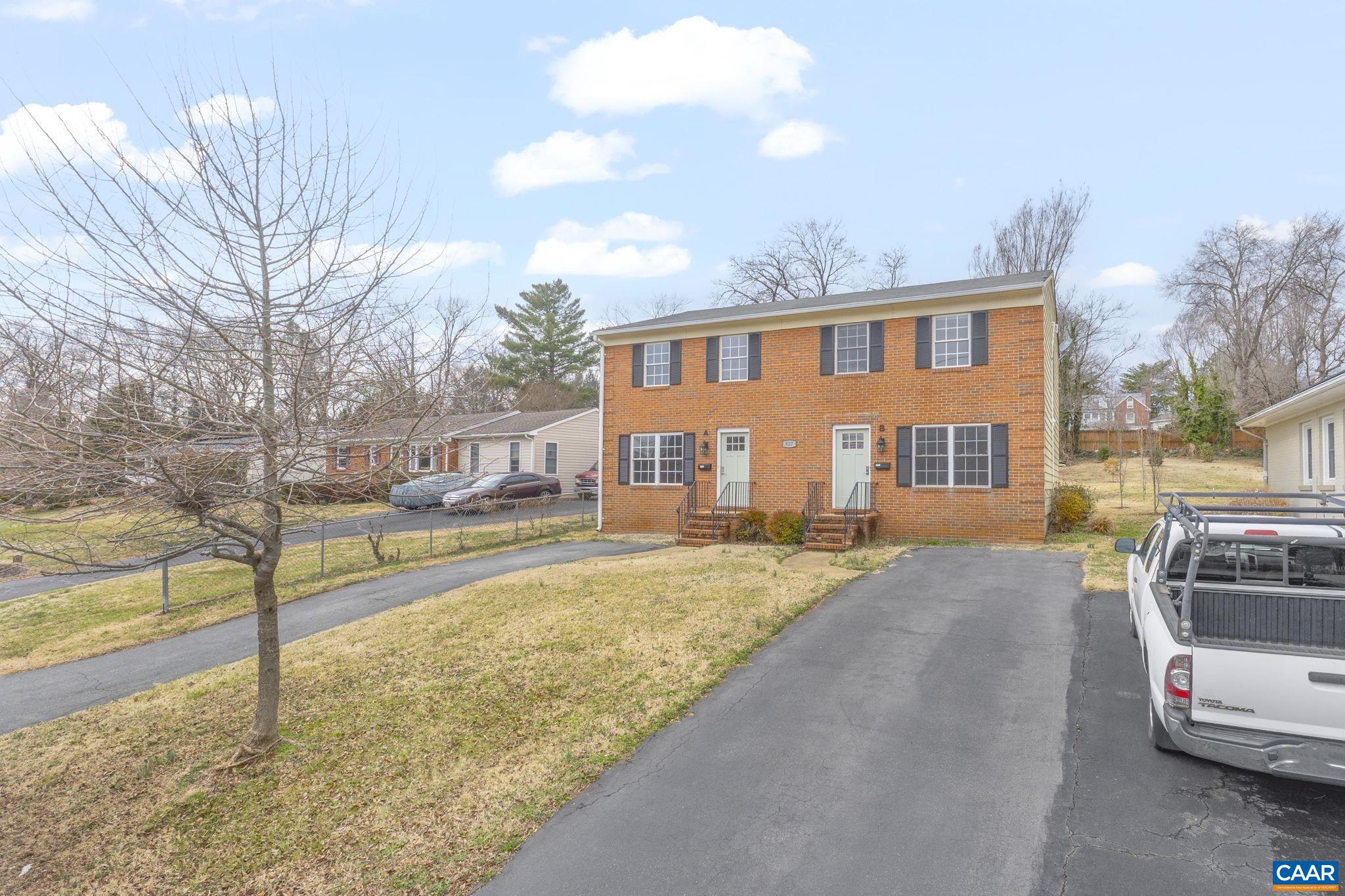 827 SAINT CLAIR AVE