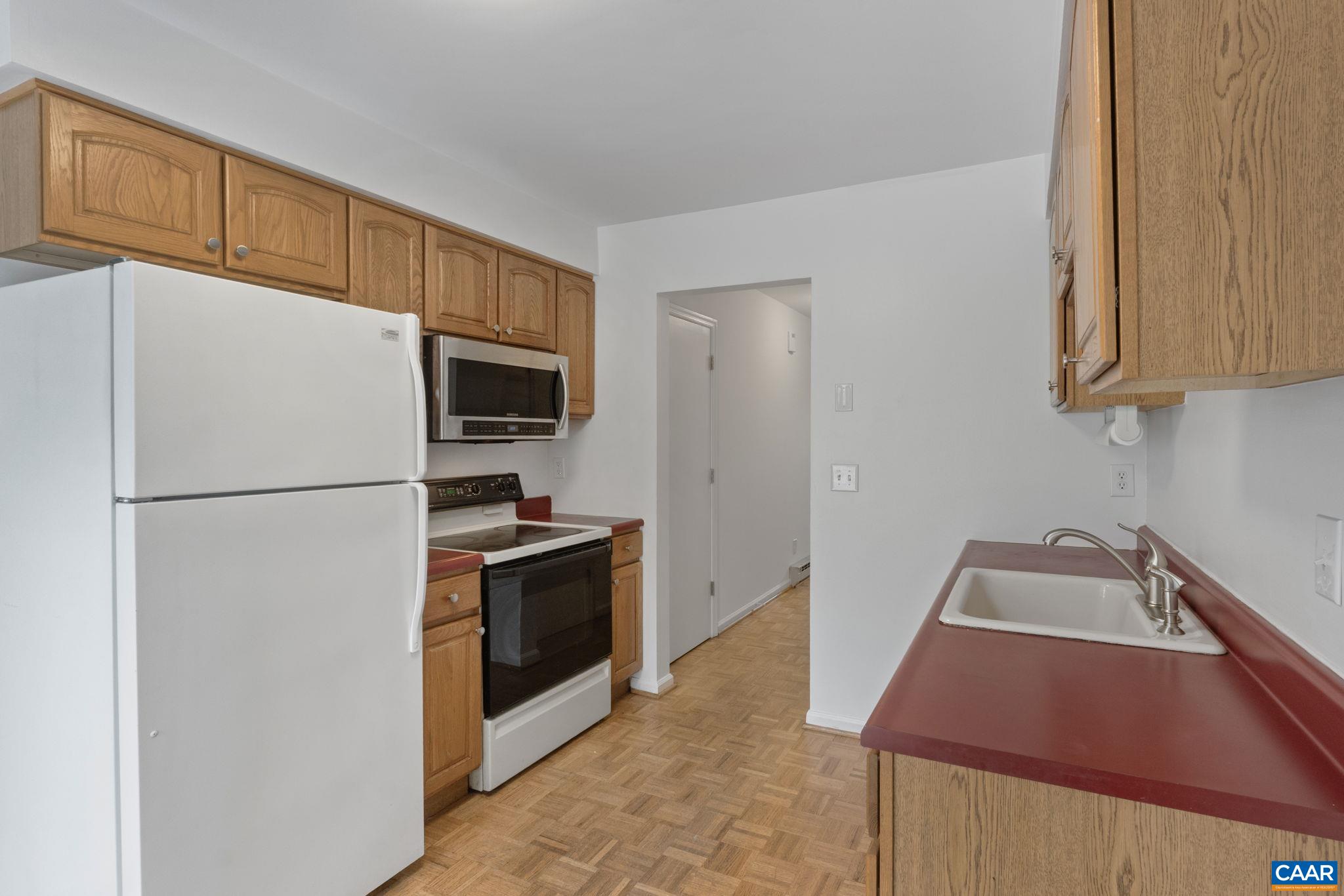 827 SAINT CLAIR AVE