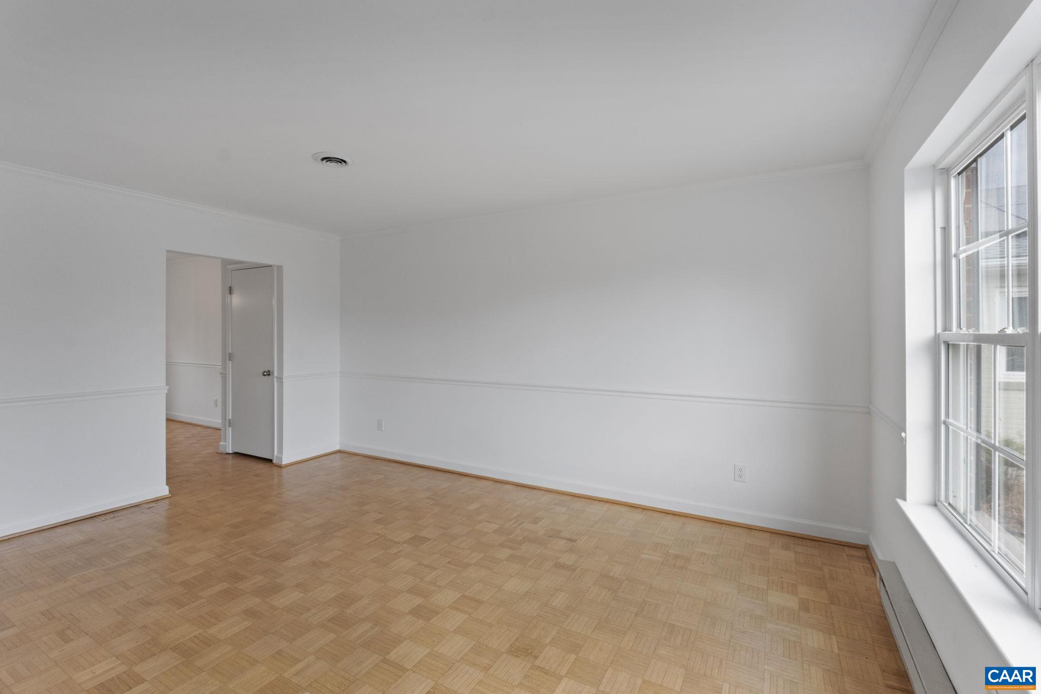 827 SAINT CLAIR AVE