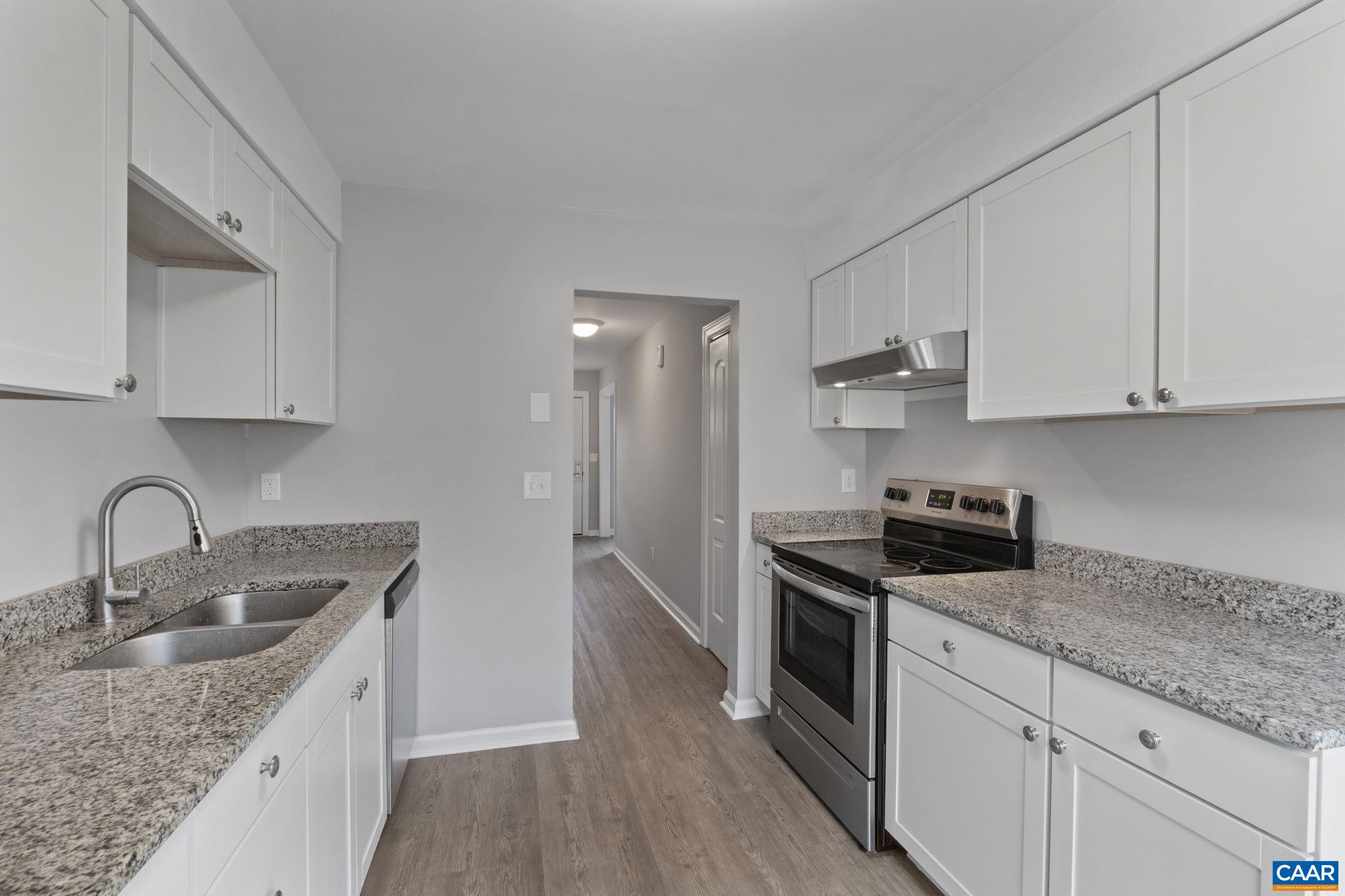 827 SAINT CLAIR AVE