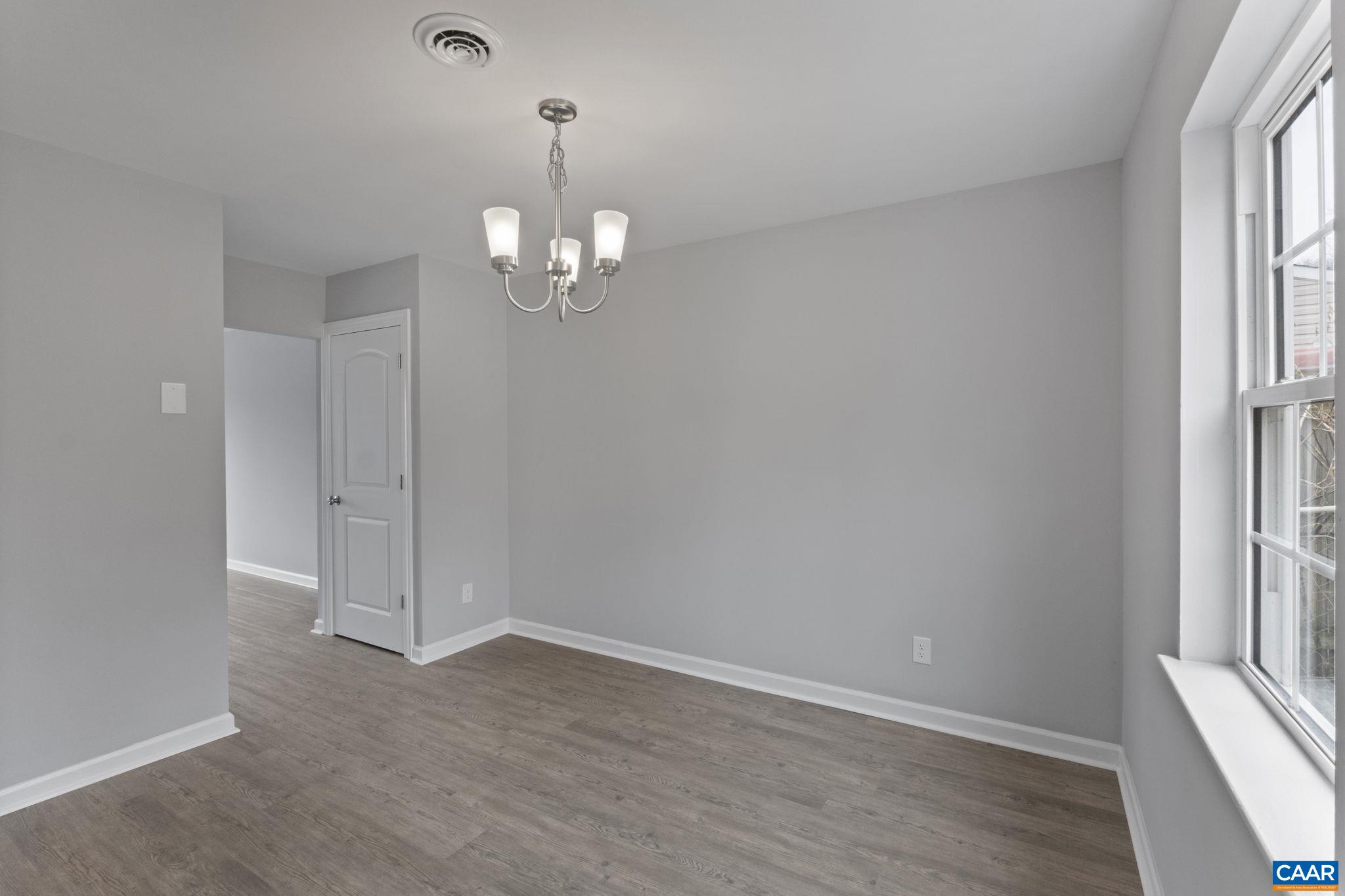 827 SAINT CLAIR AVE