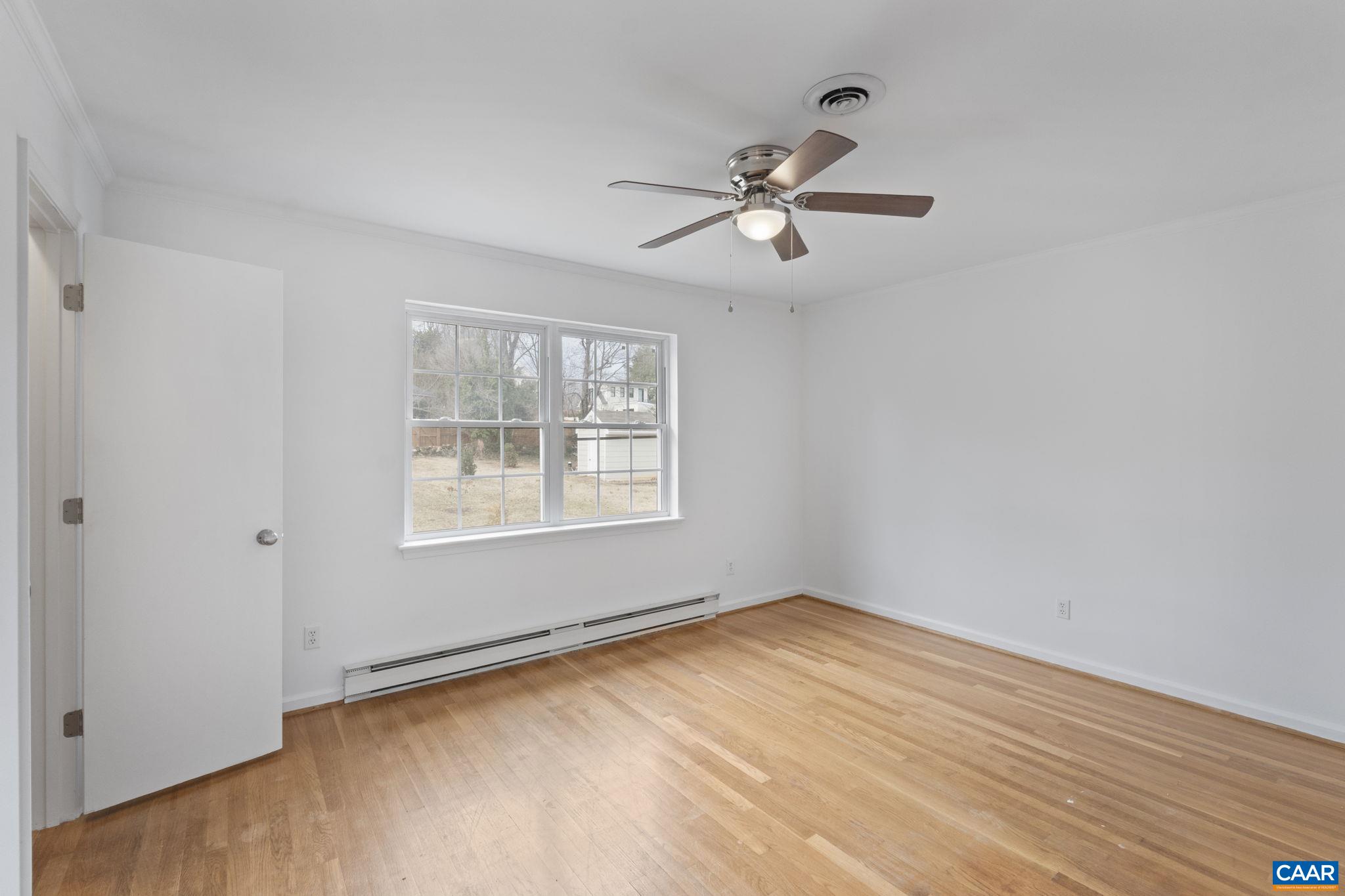 827 SAINT CLAIR AVE