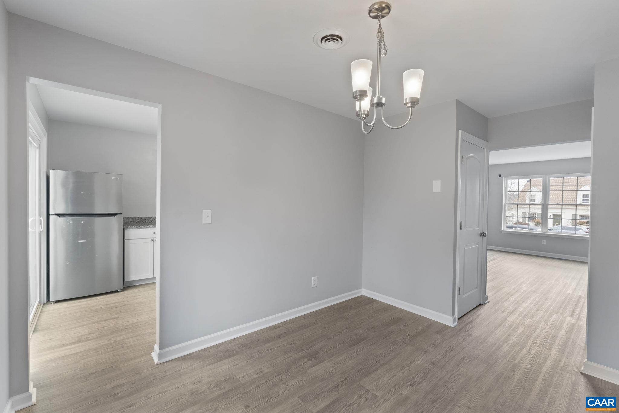 827 SAINT CLAIR AVE