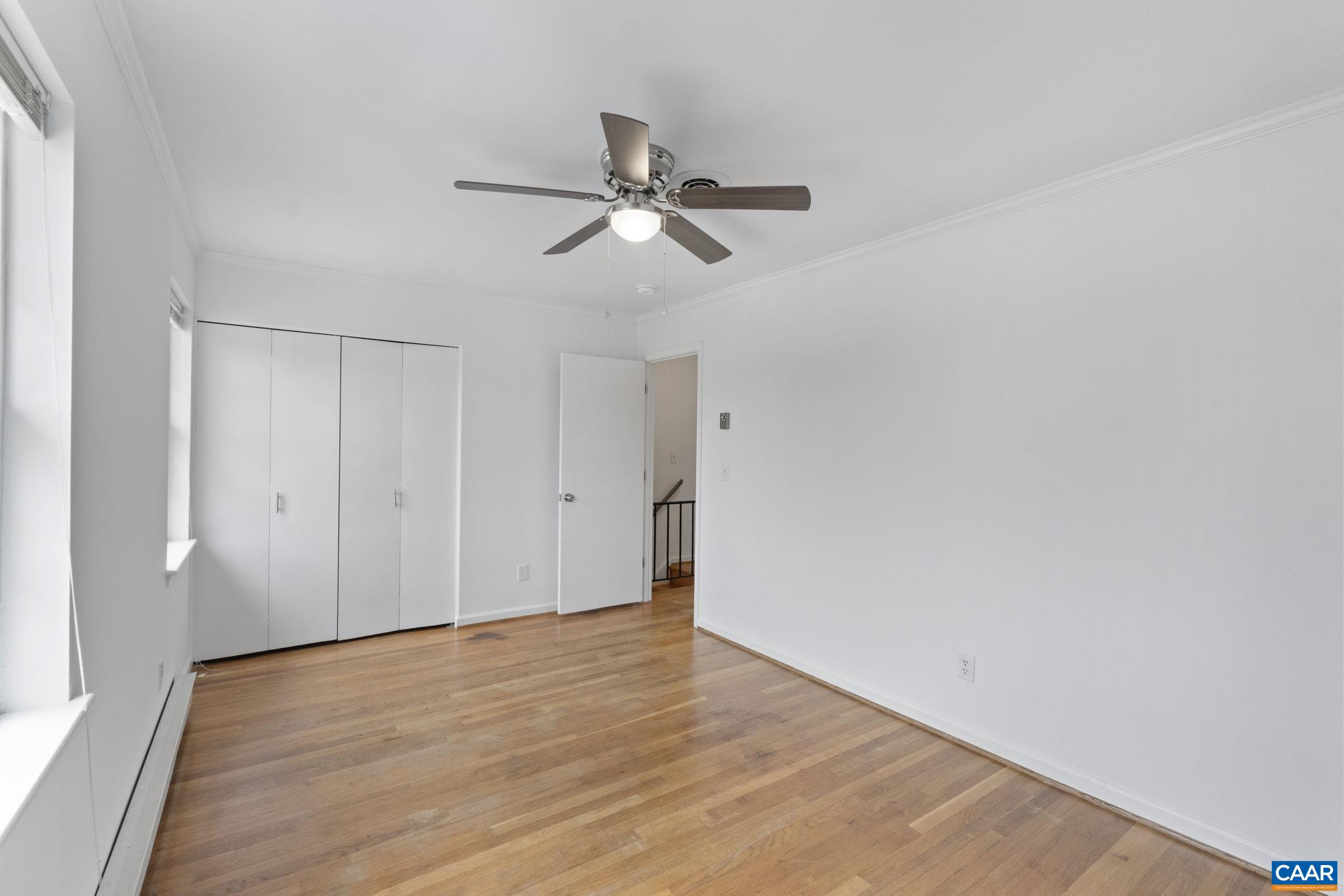 827 SAINT CLAIR AVE
