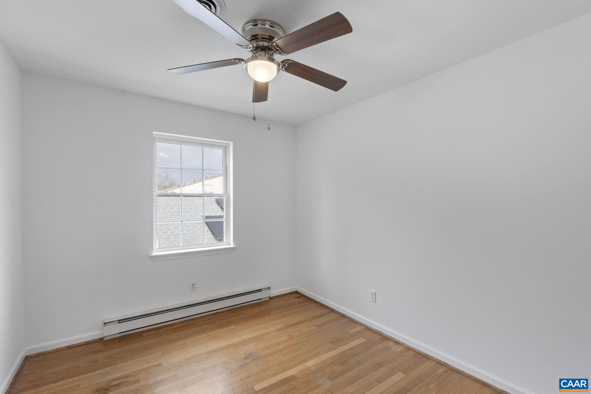 827 SAINT CLAIR AVE