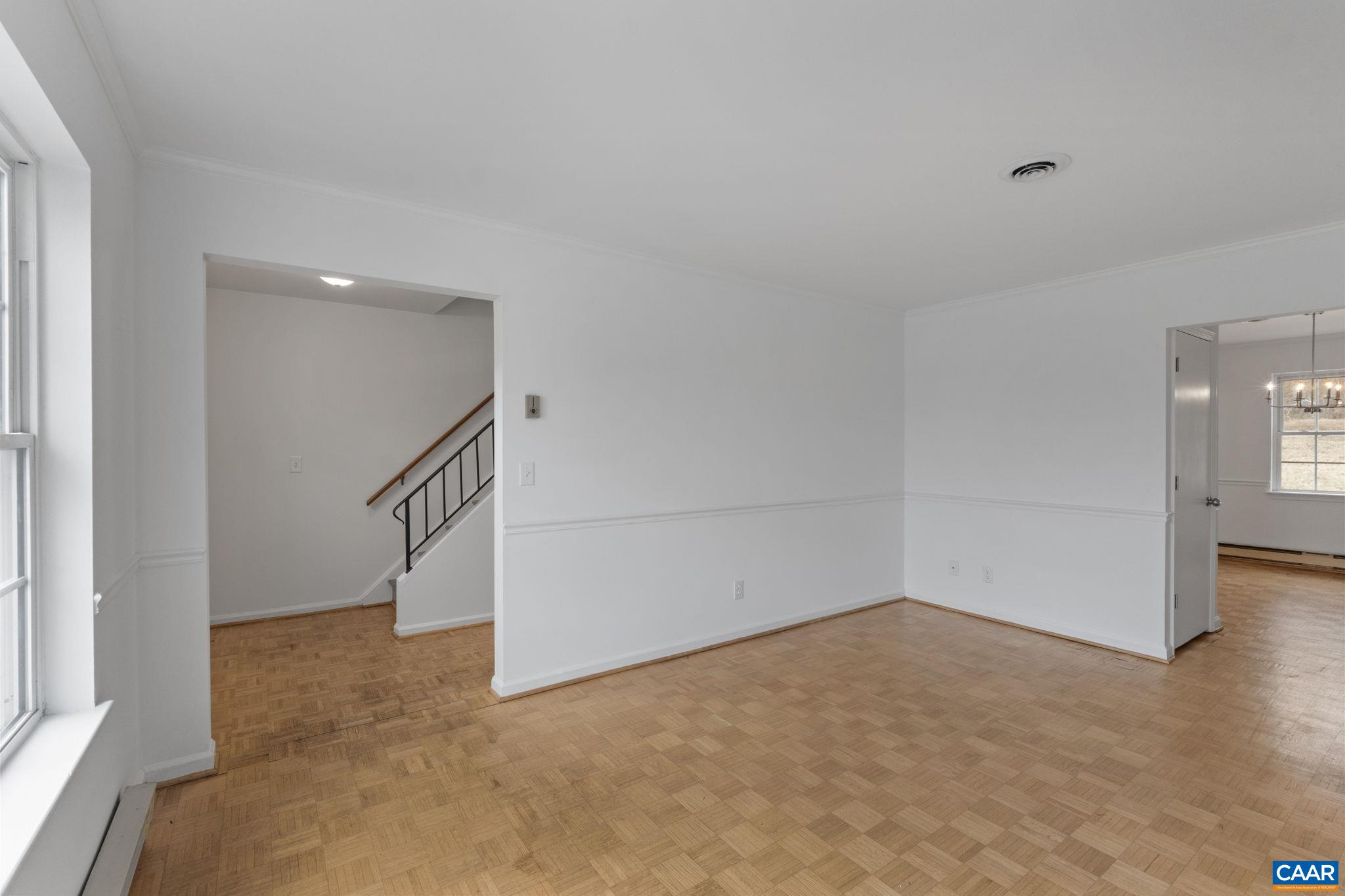 827 SAINT CLAIR AVE