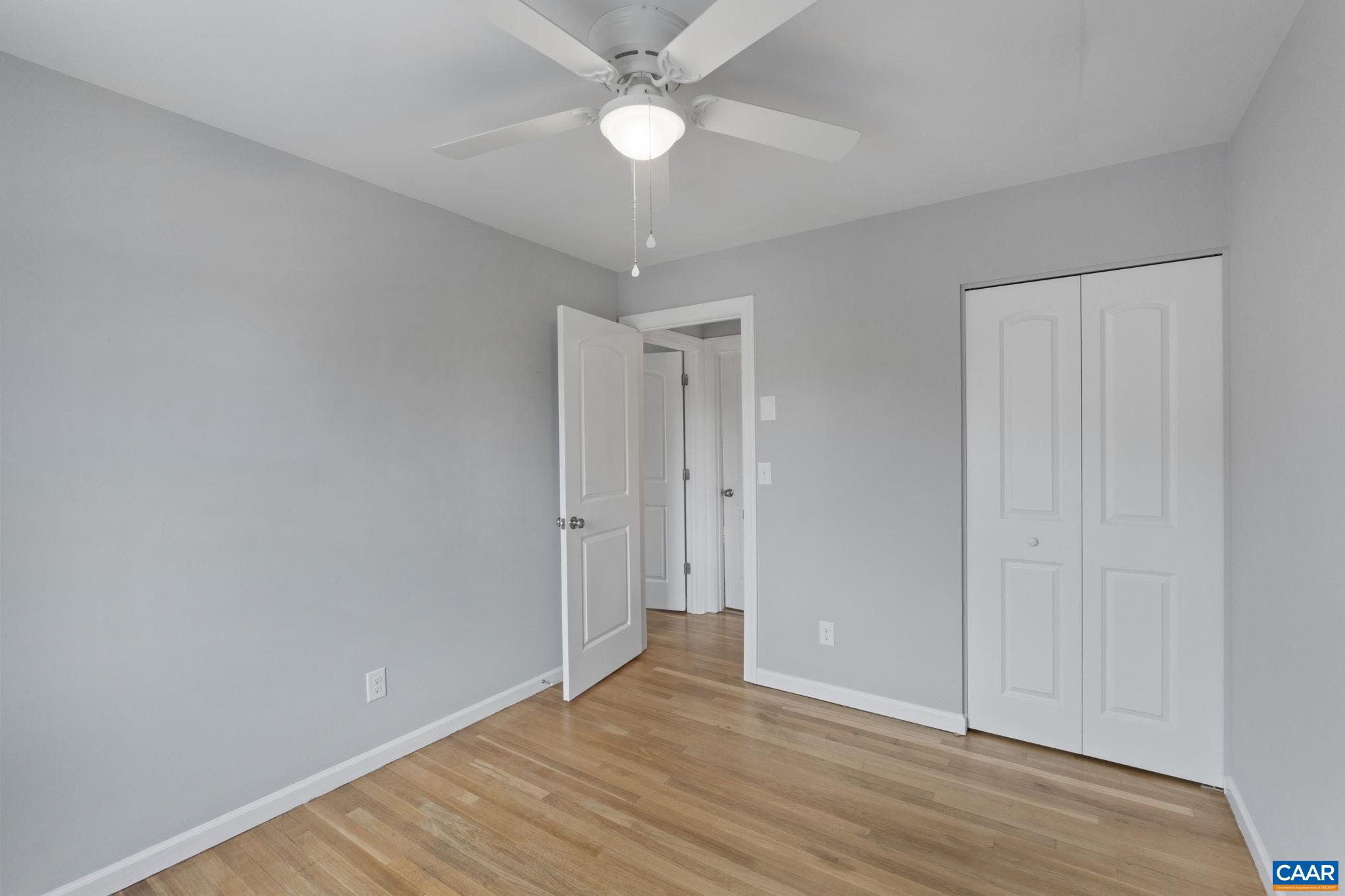 827 SAINT CLAIR AVE
