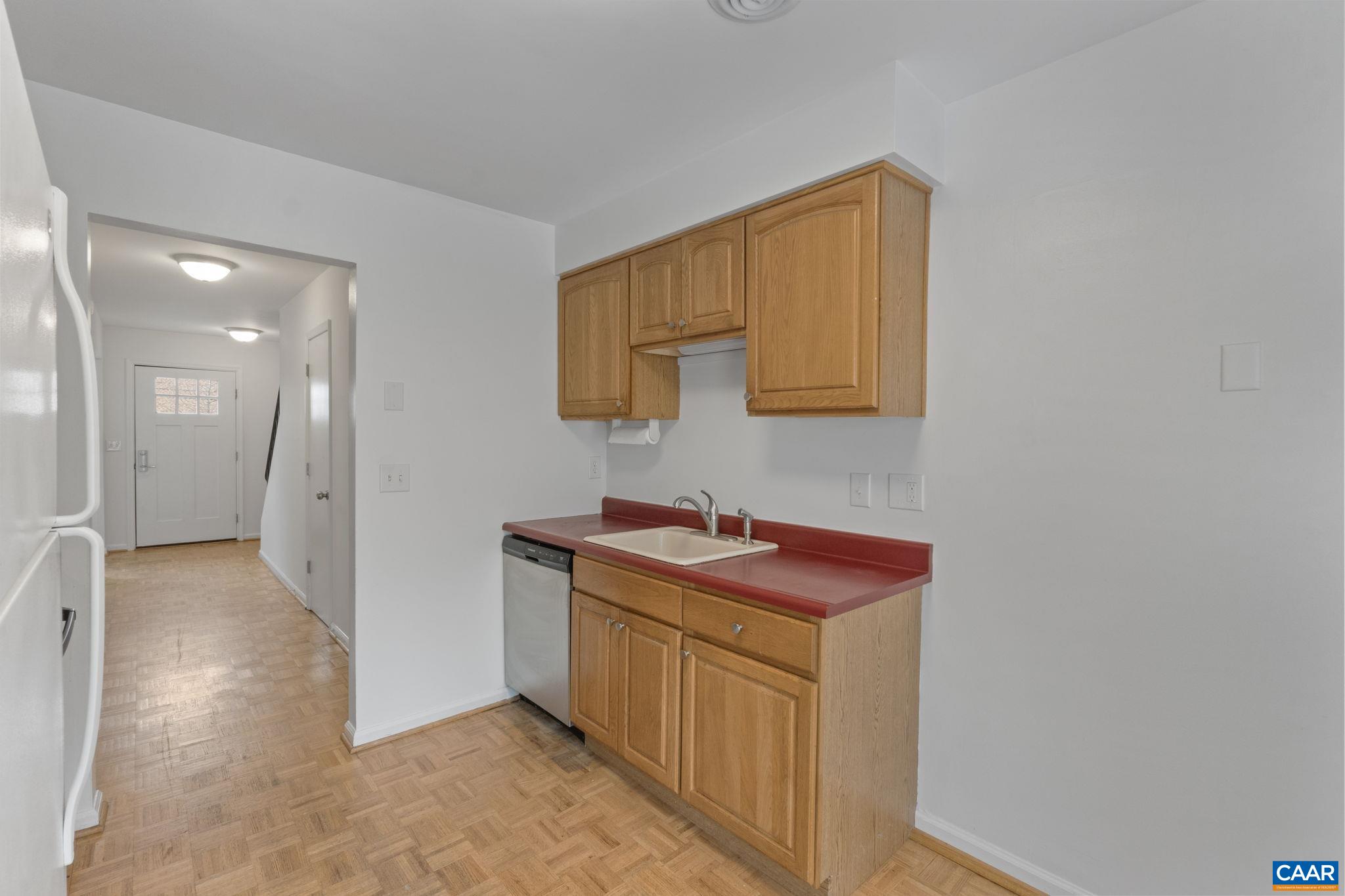 827 SAINT CLAIR AVE