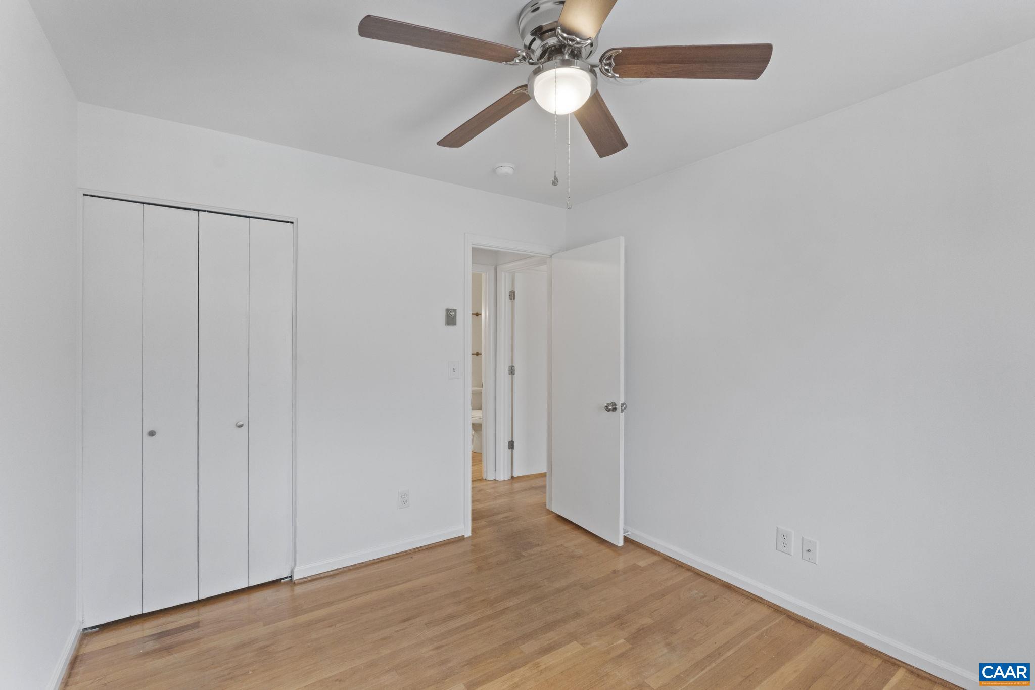 827 SAINT CLAIR AVE