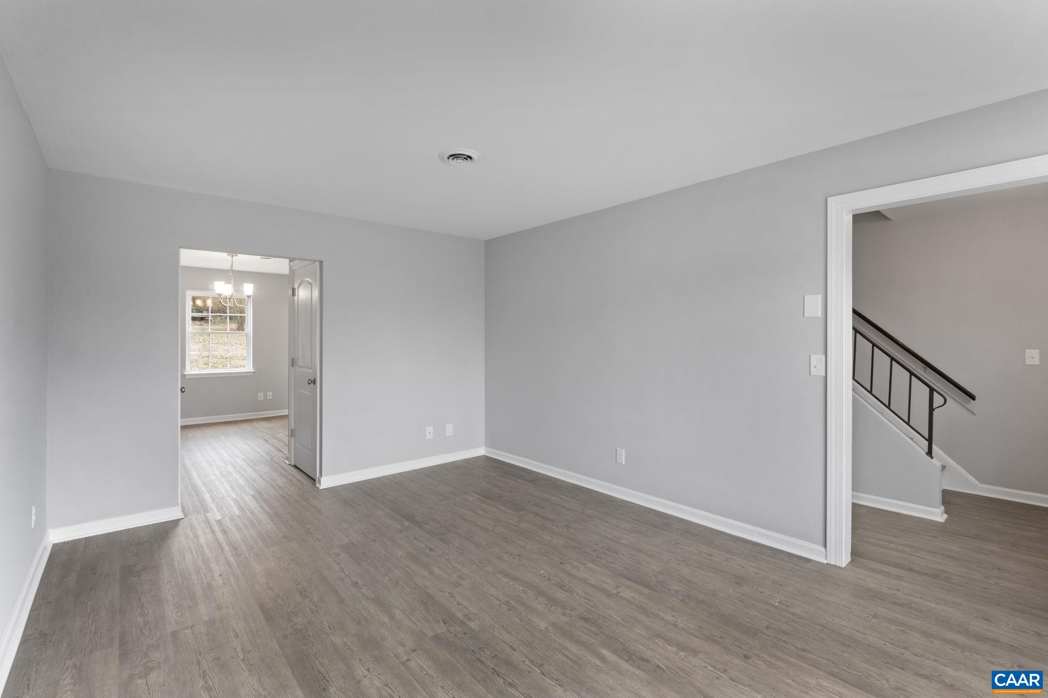 827 SAINT CLAIR AVE