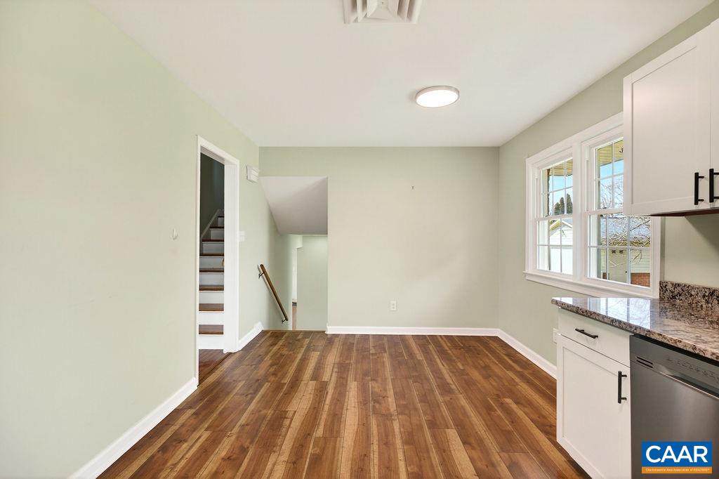 205 STONEWALL DR