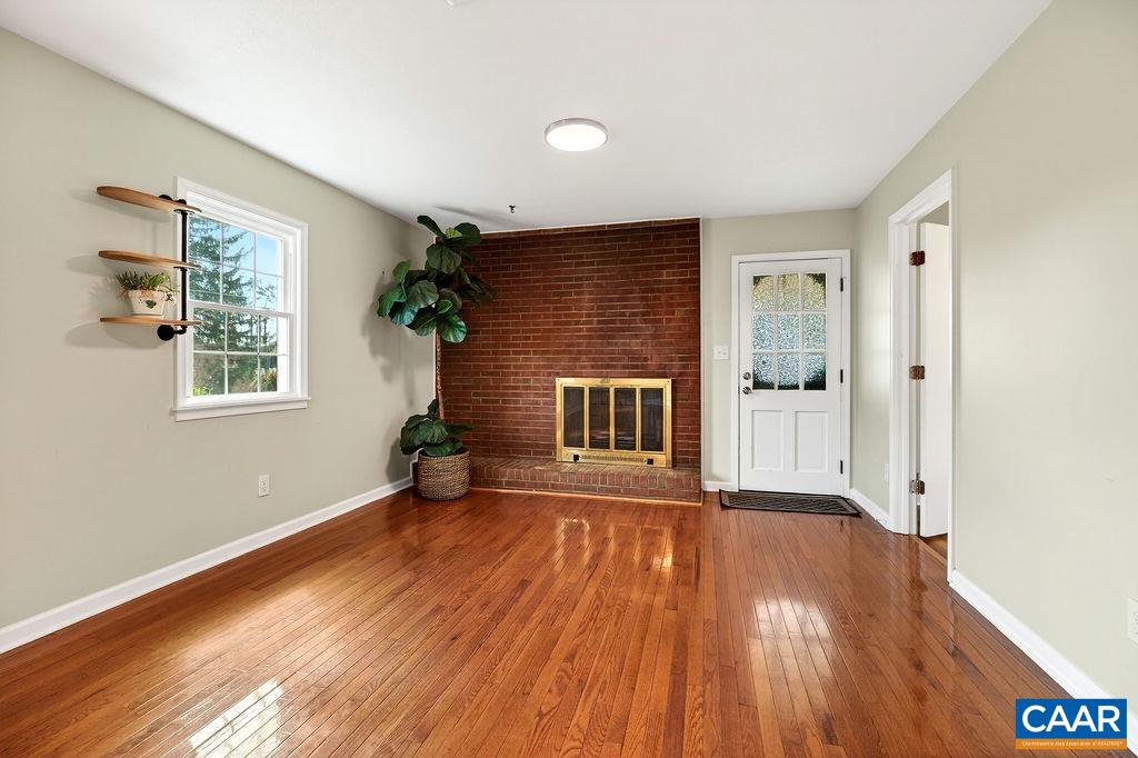 205 STONEWALL DR