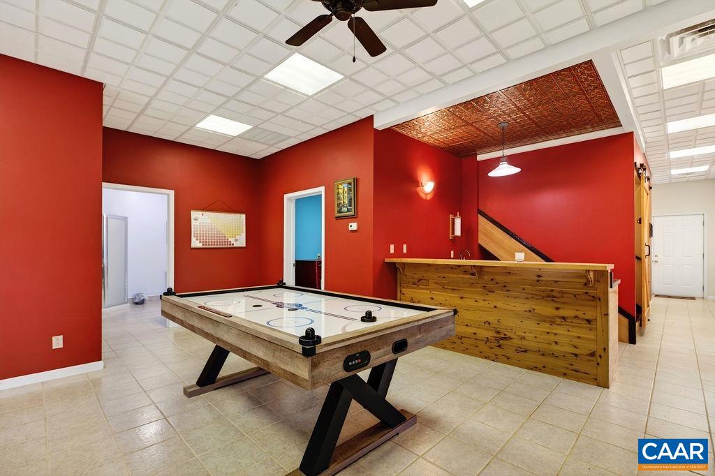 62 SUMMIT CT